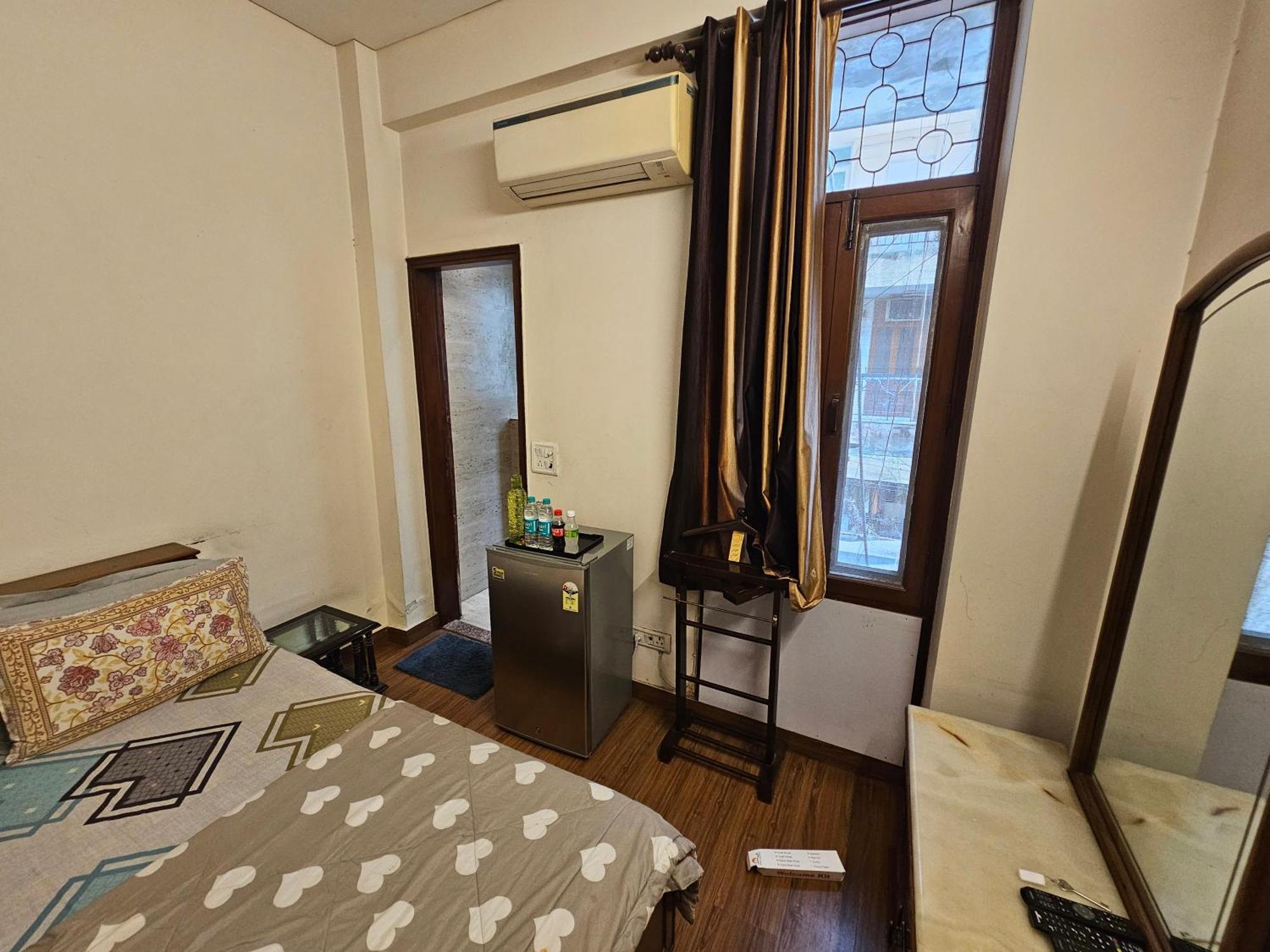 Deer Park Luxury New Delhi