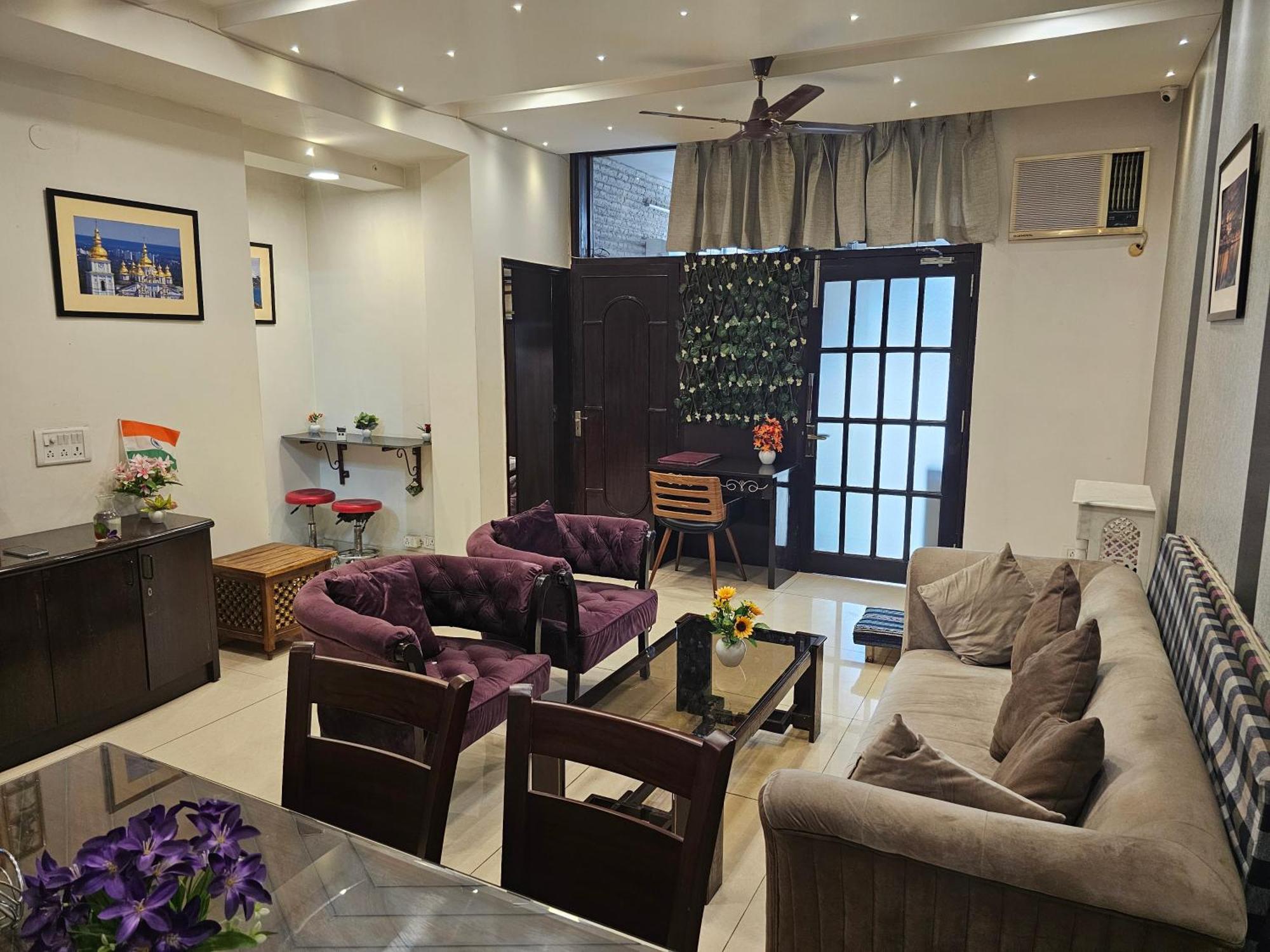 Deer Park Luxury * New Delhi