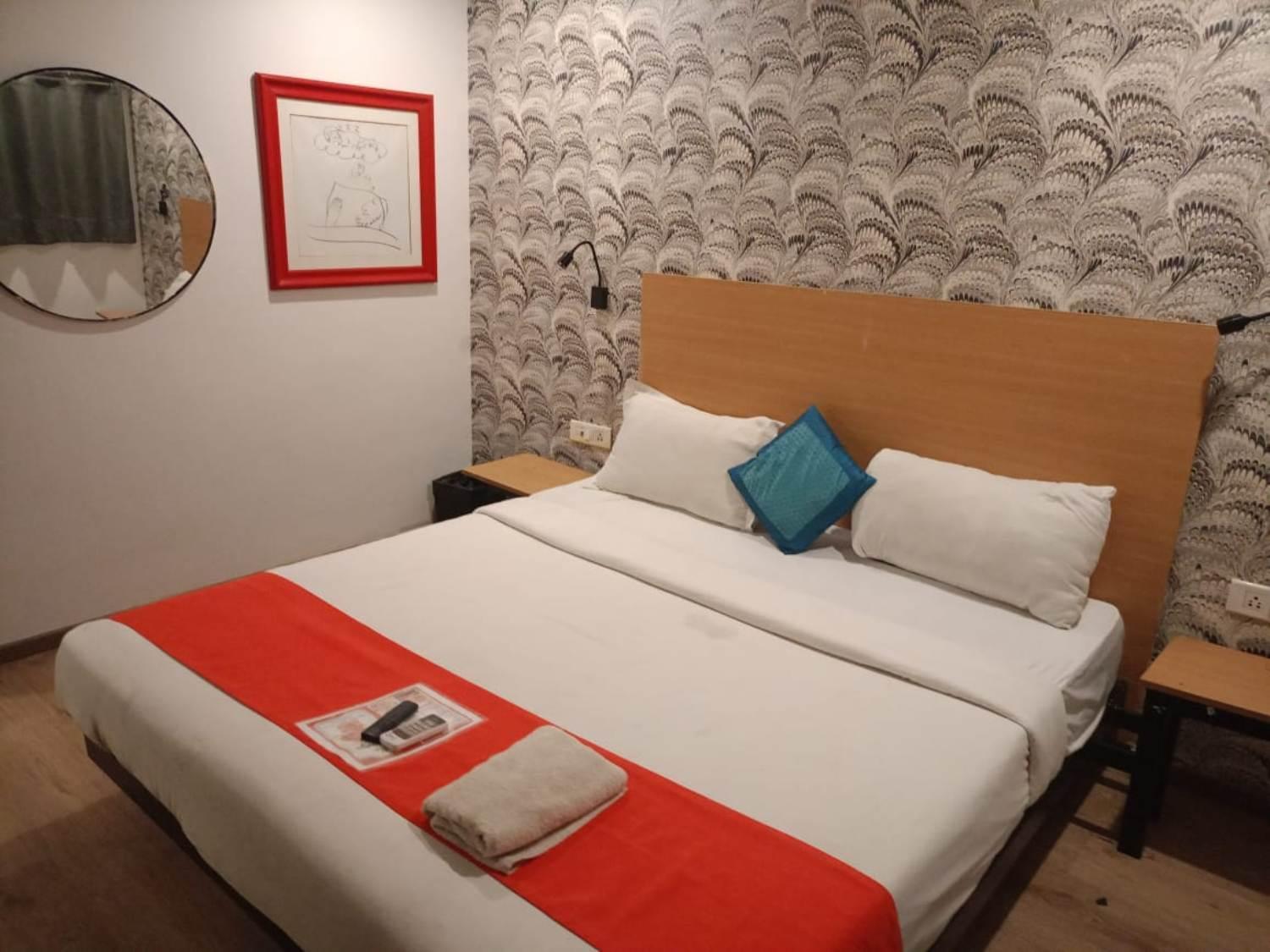 Hotel The Chaitanya Rohini Near Metro Station Sector 18 3*