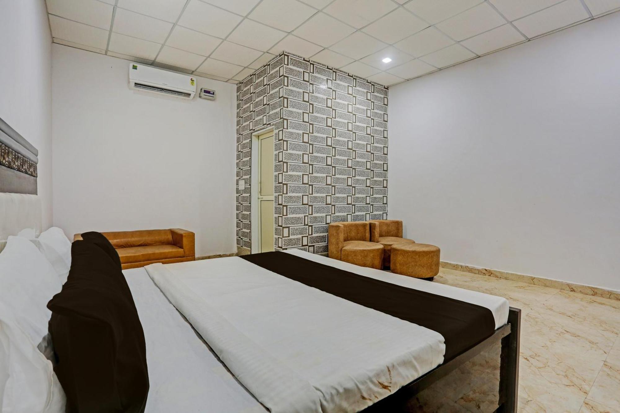 Hotel O Murliwala Wedding Palace And 3*