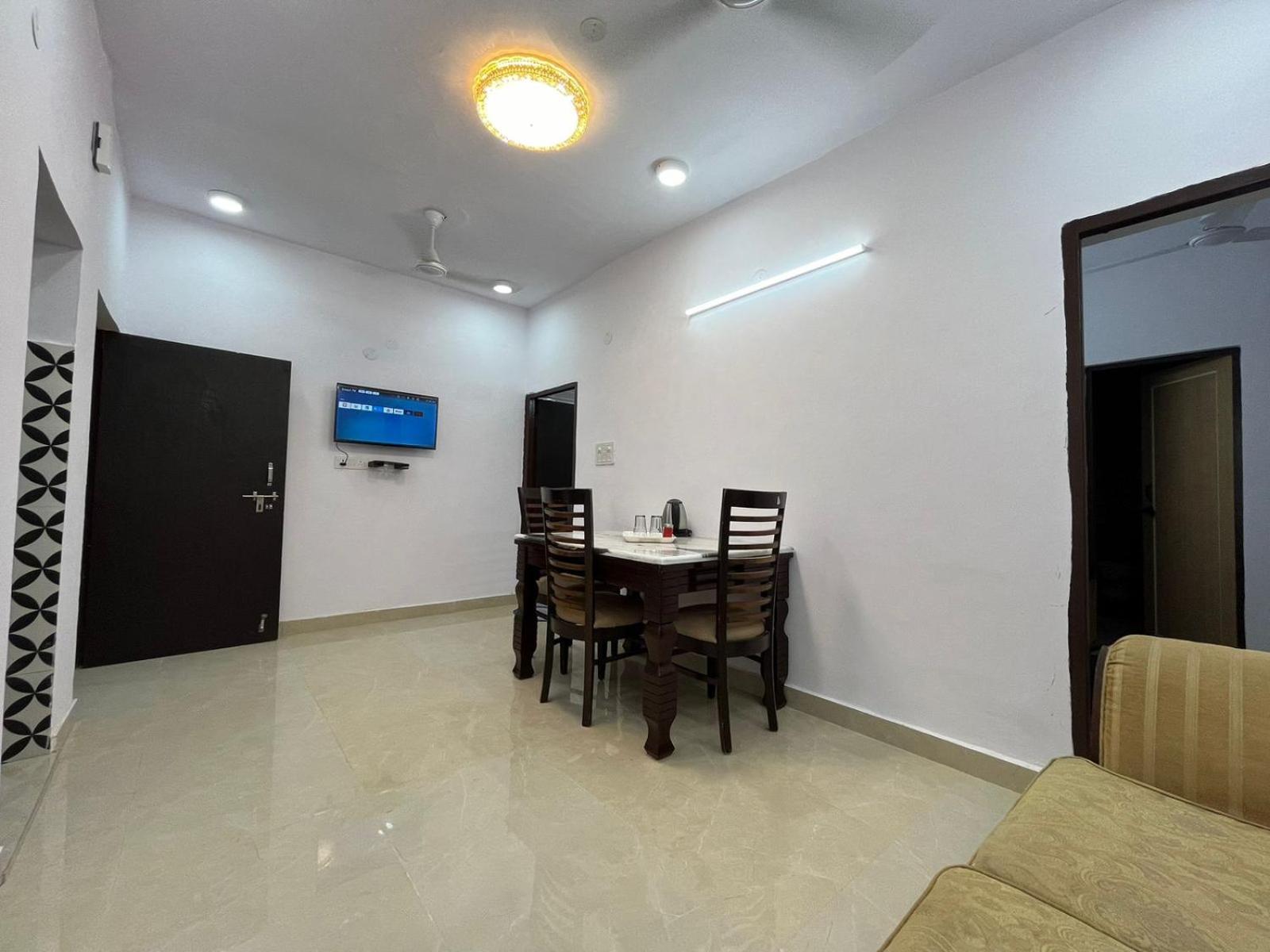 Fortune Service 1bhk,l-73a Saket