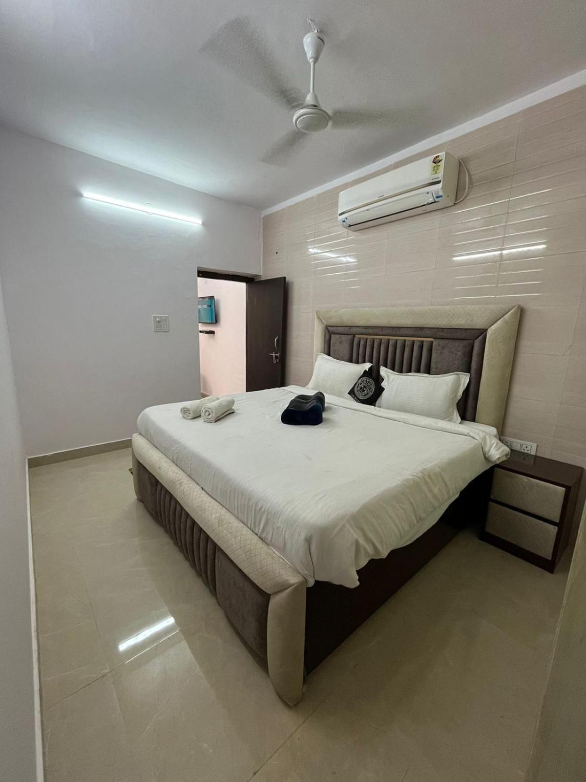 Fortune Service 1bhk,l-73a Saket New Delhi
