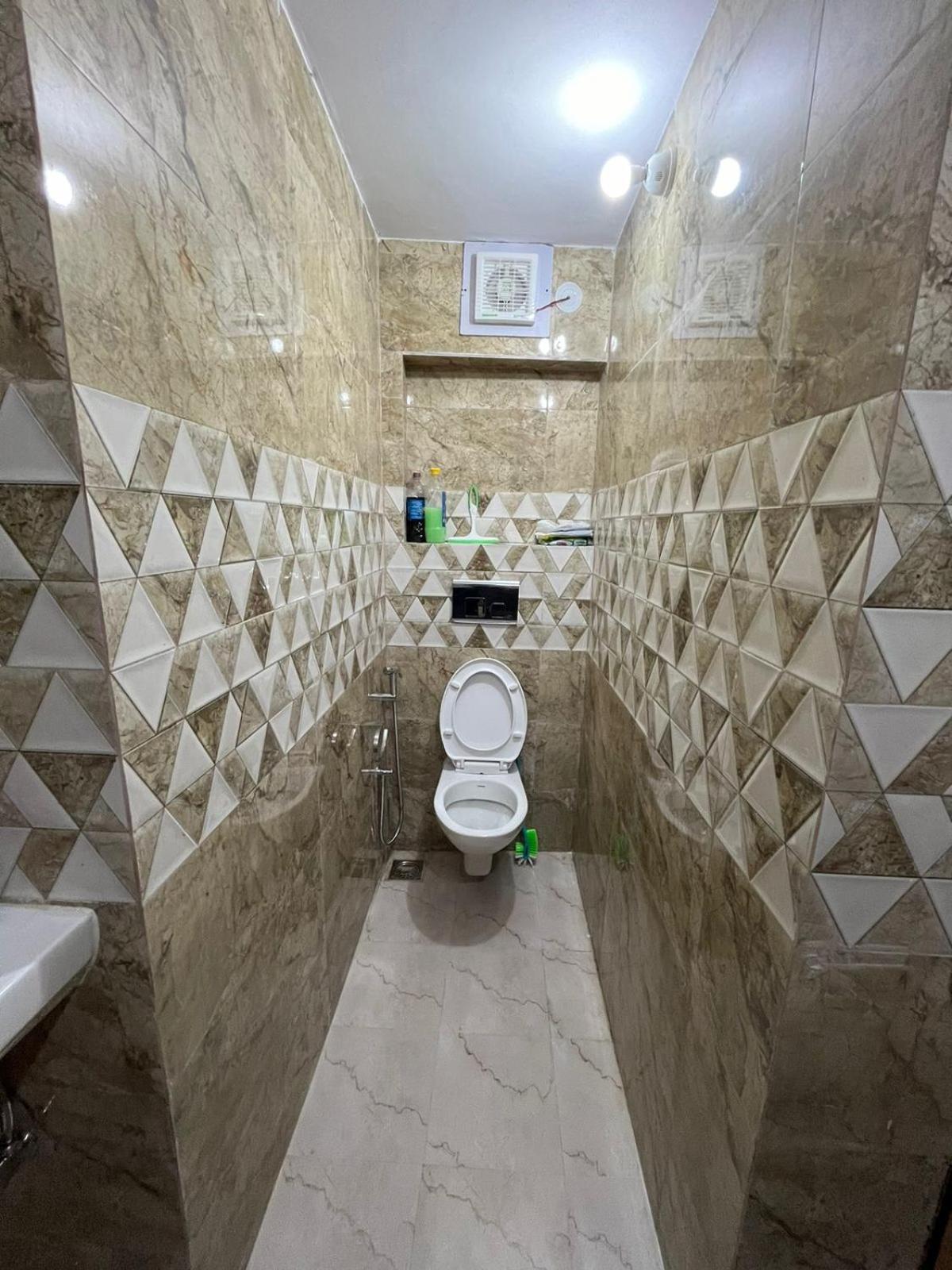 Apartment Fortune Service 1bhk,l-73a Saket