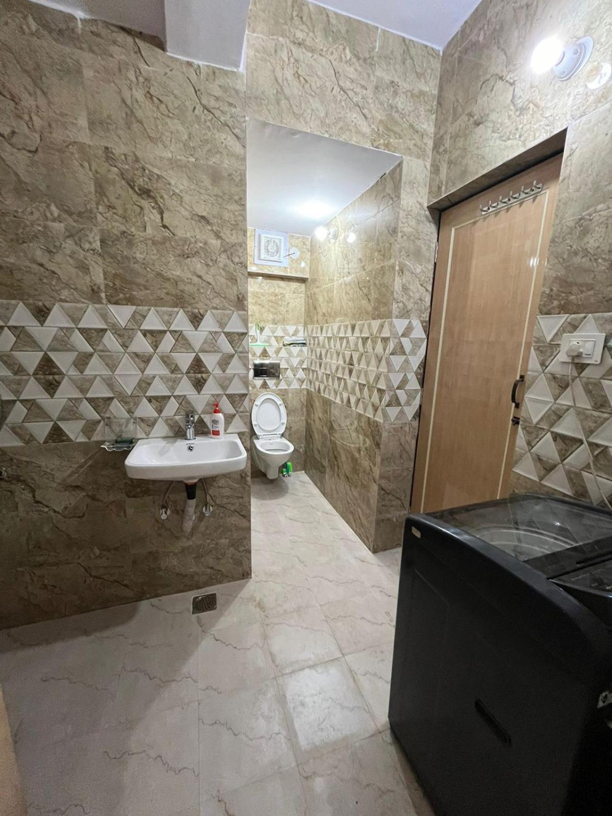 Apartment Fortune Service 1bhk,l-73a Saket *