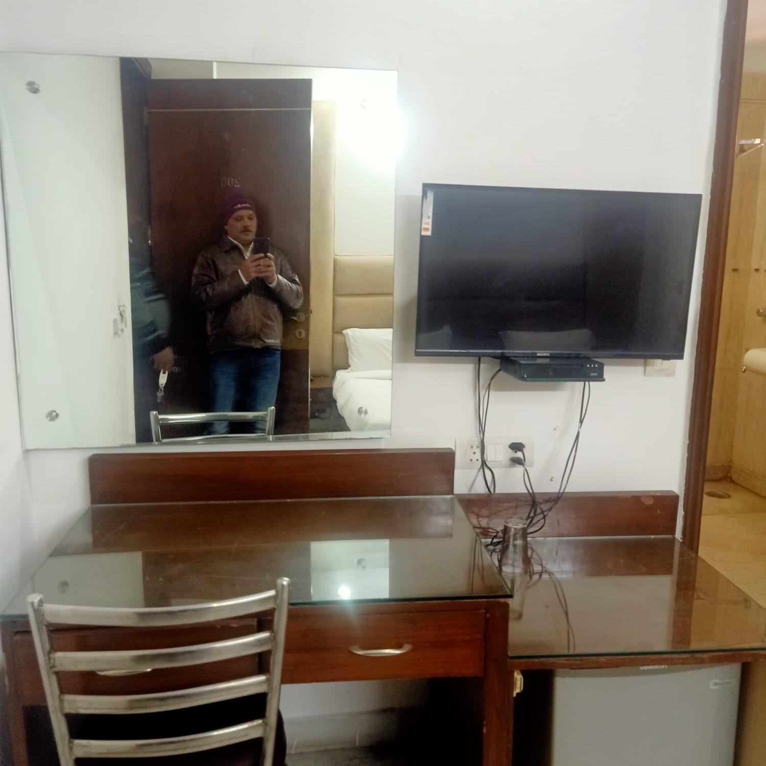 Hotel East Inn - Patel Nagar Hotel New Delhi