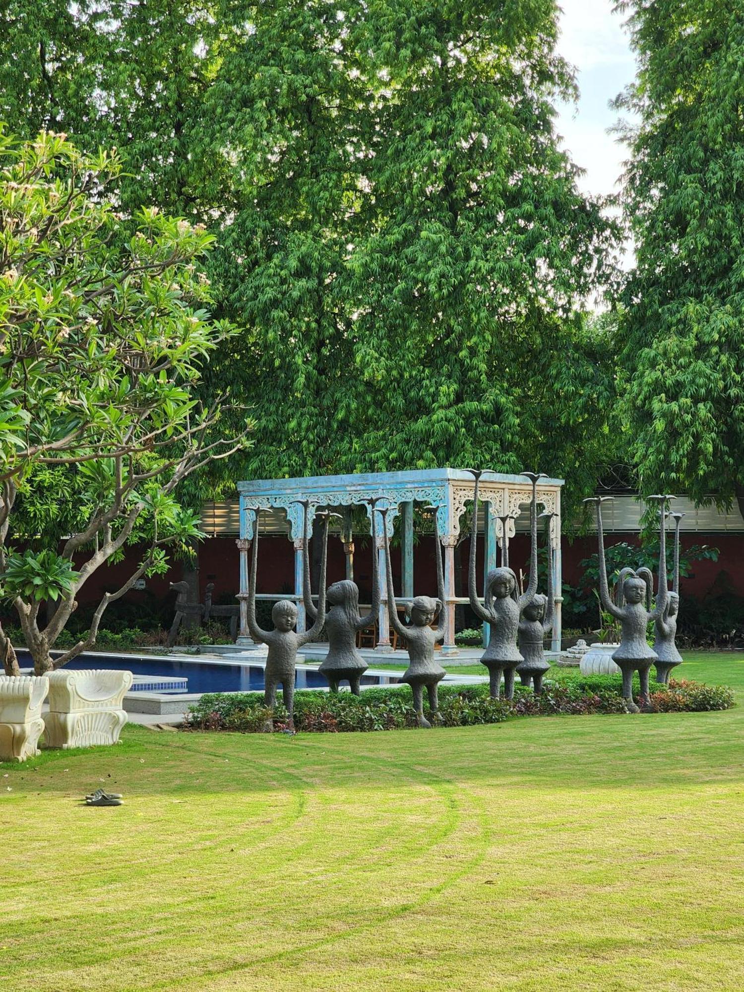 Villa Elivaas Oasis - Luxe 6 Bhk With Pvt Pool New Delhi