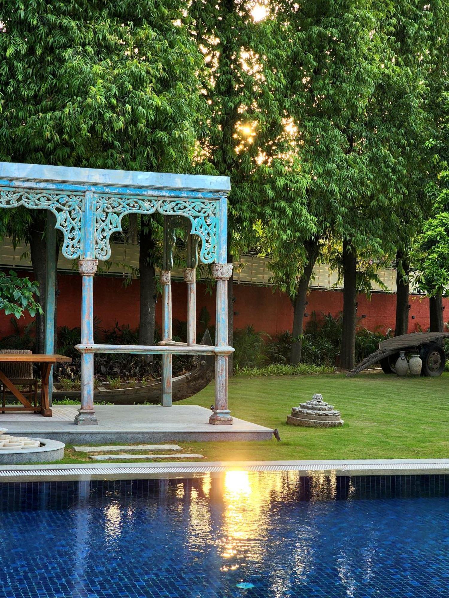 Elivaas Oasis - Luxe 6 Bhk With Pvt Pool *