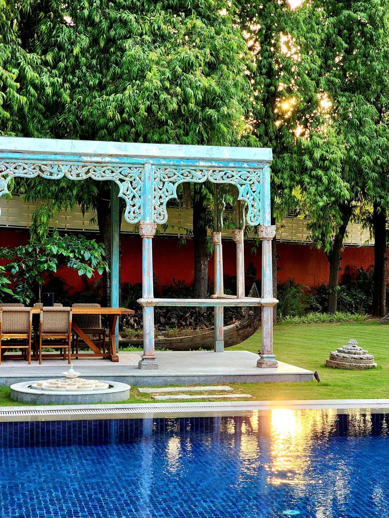 Elivaas Oasis - Luxe 6 Bhk With Pvt Pool * New Delhi