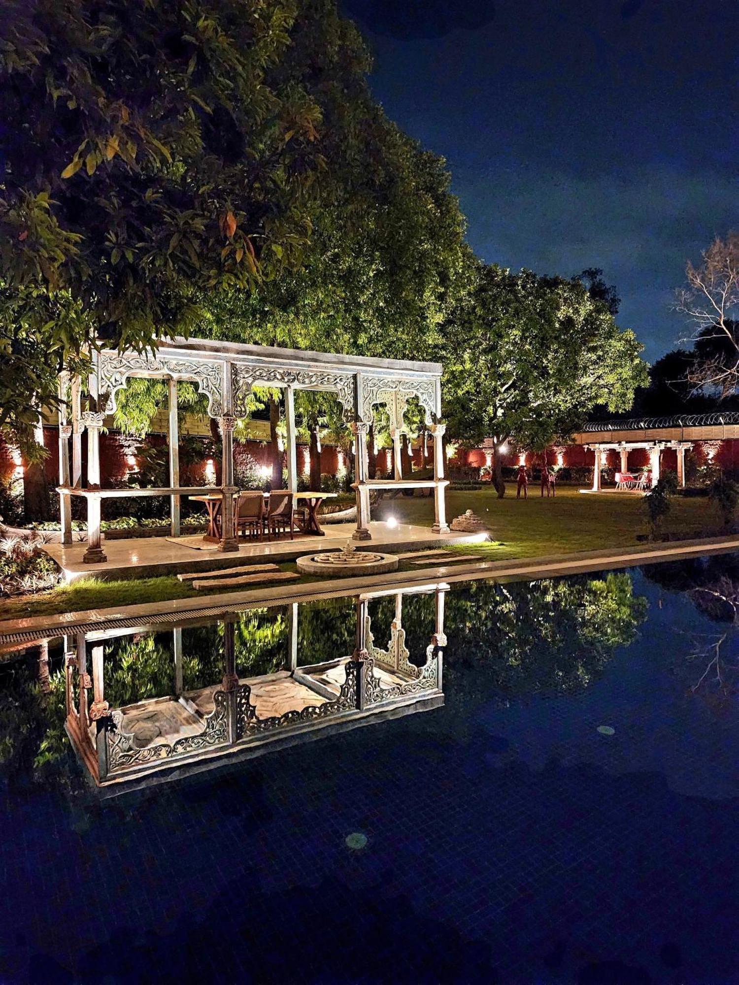 Elivaas Oasis - Luxe 6 Bhk With Pvt Pool * New Delhi