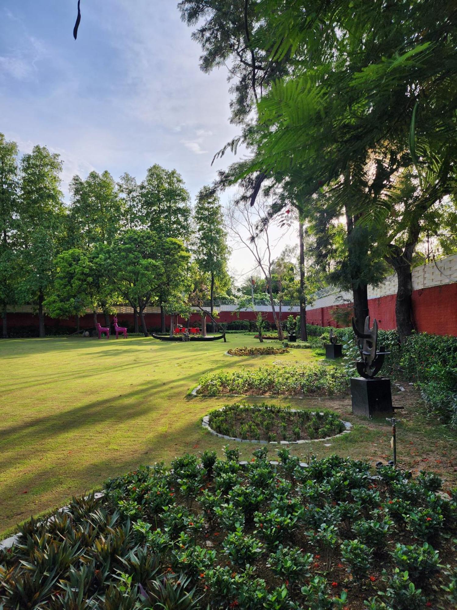 Elivaas Oasis - Luxe 6 Bhk With Pvt Pool Villa New Delhi