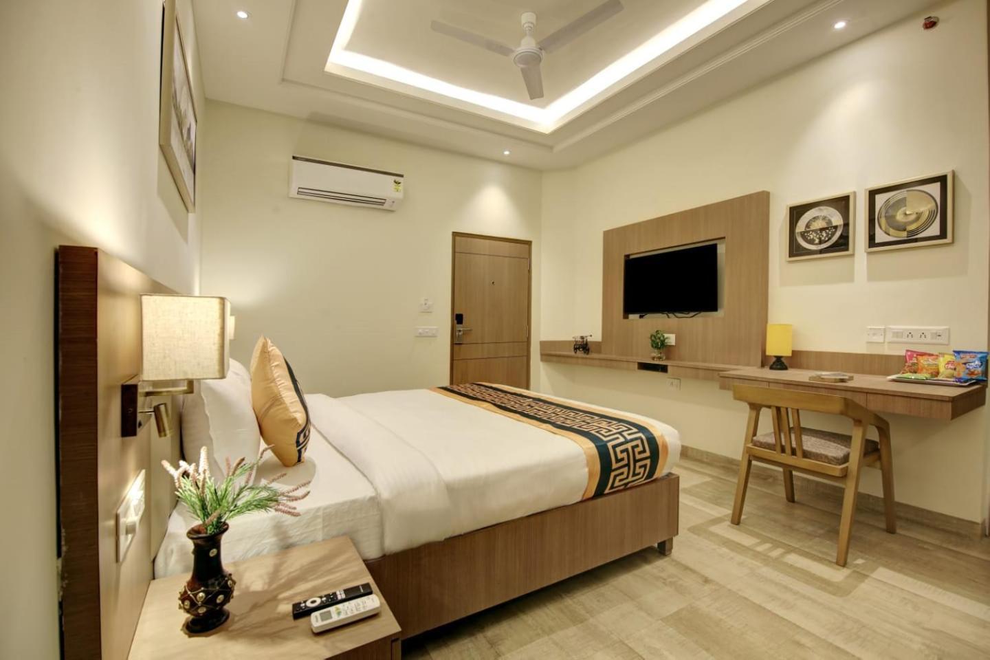 Grand Marina Near Igi Airport Delhi 4* New Delhi