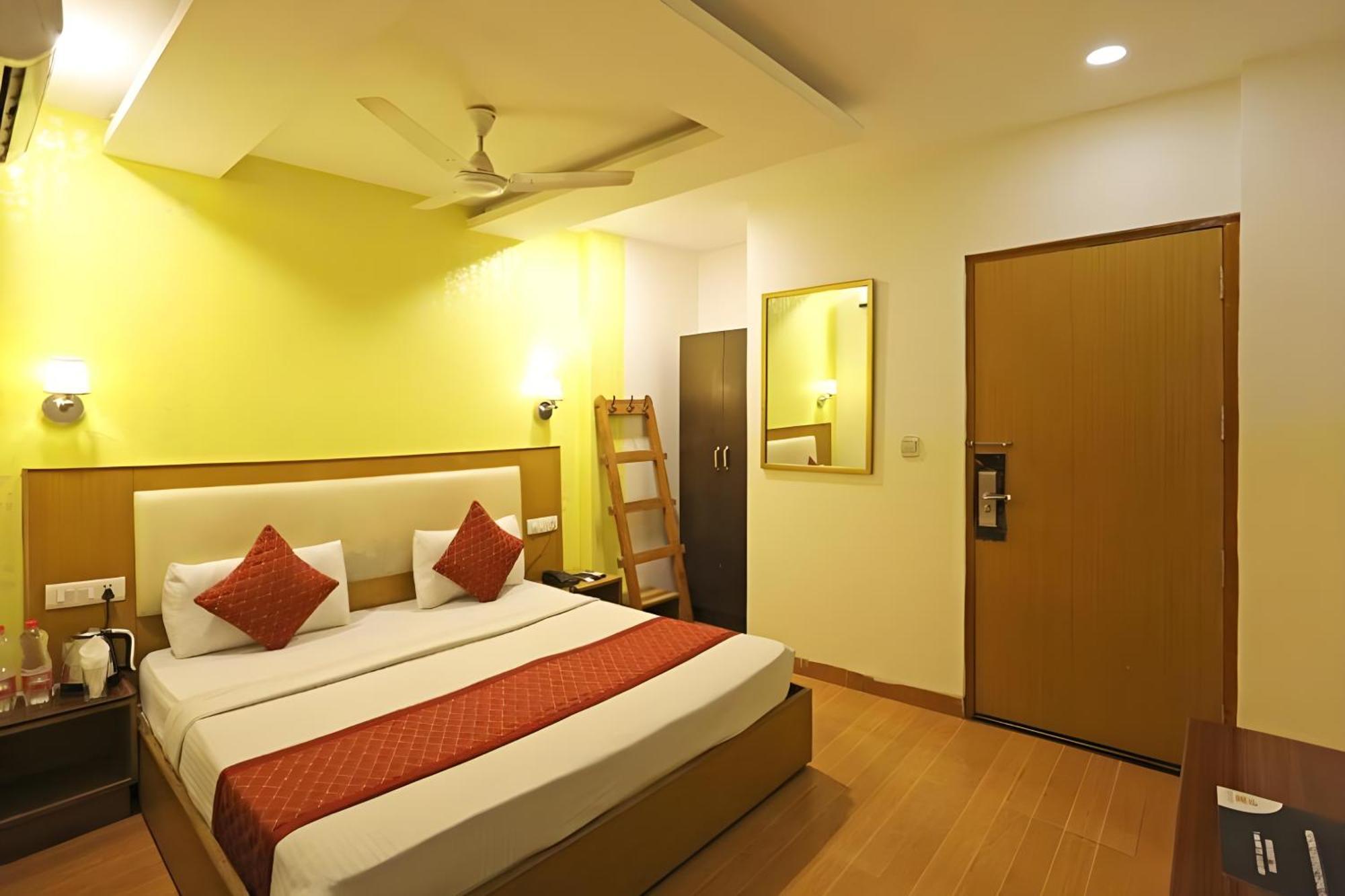 King Plaza Near Igi Airport