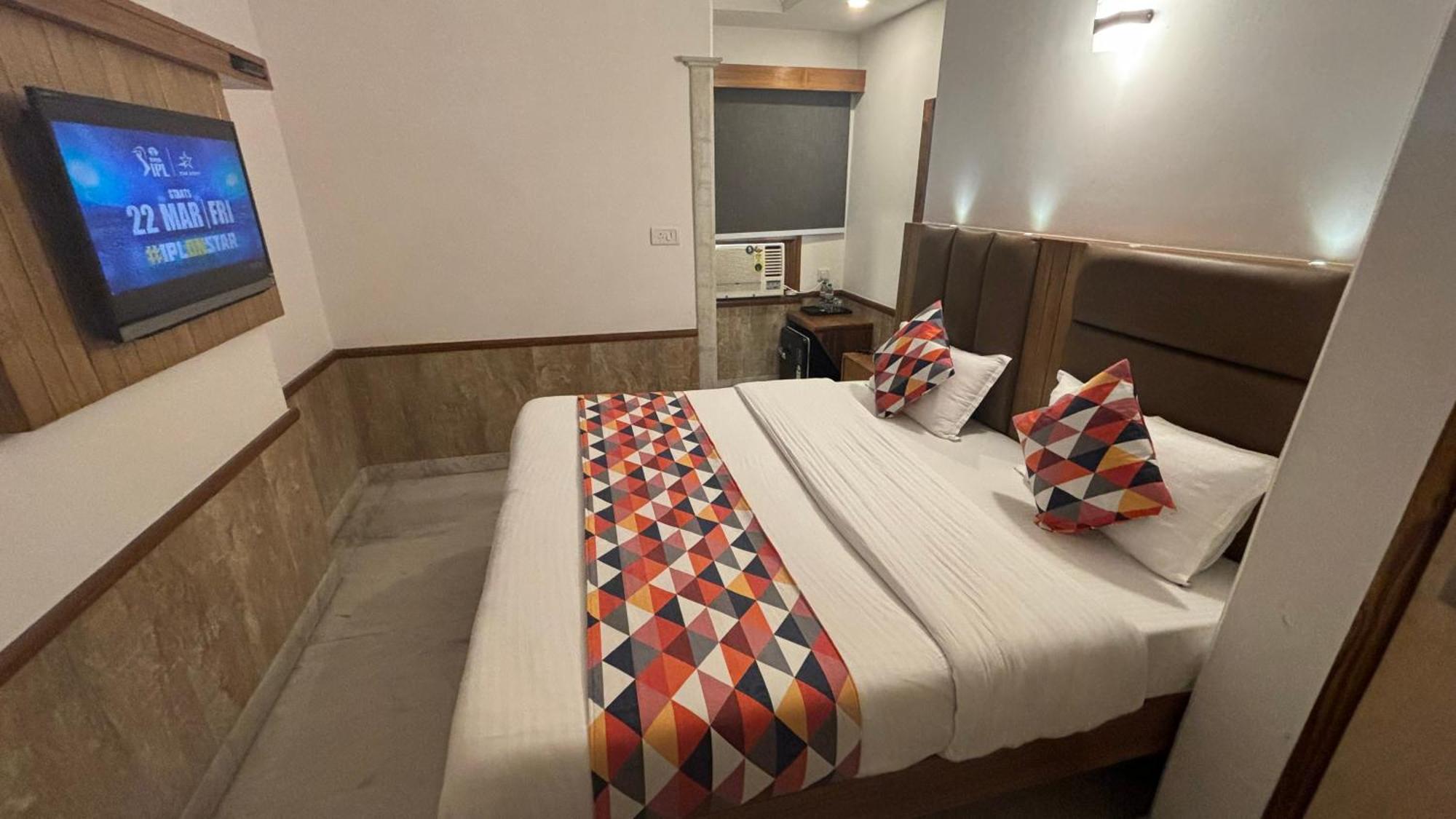 The Yes Please - 4* New Delhi