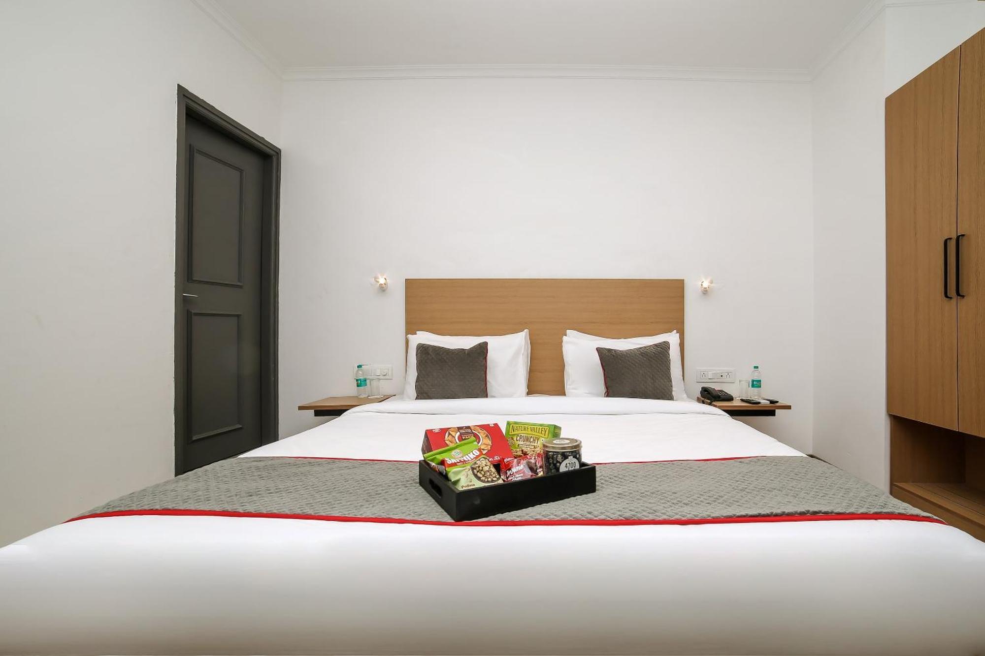 Hotel Townhouse Chattarpur Opp. Tivoli Garden Near Chhatarpur Metro Station