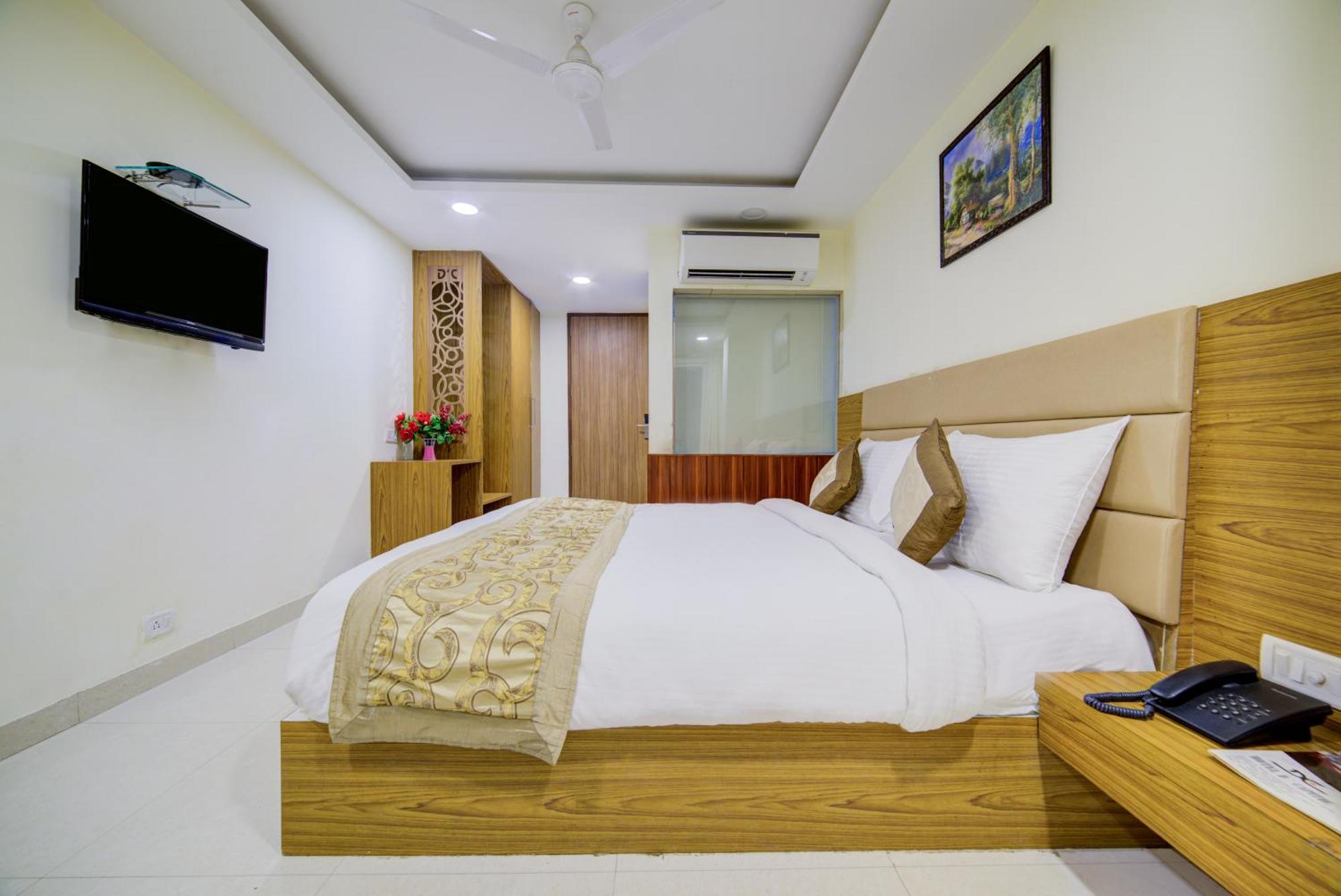 Grand By D'capitol Near Delhi Airport