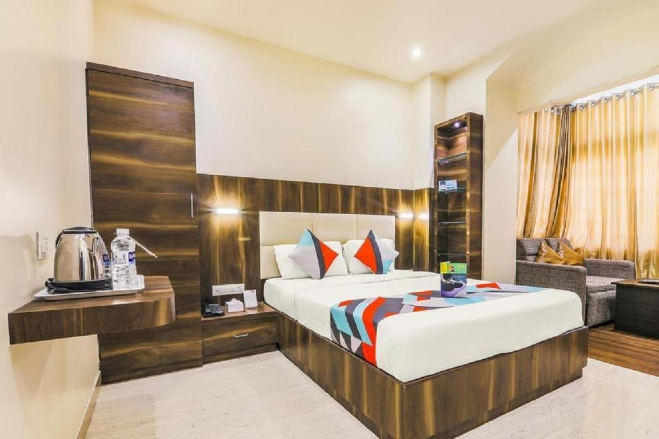 Airport Square Plaza 3*