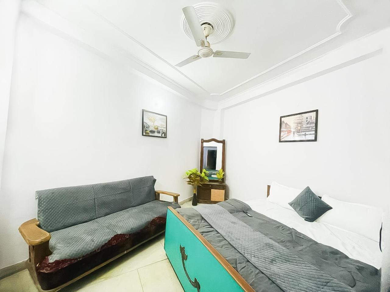 Hotel Aura-malviya Nagar
