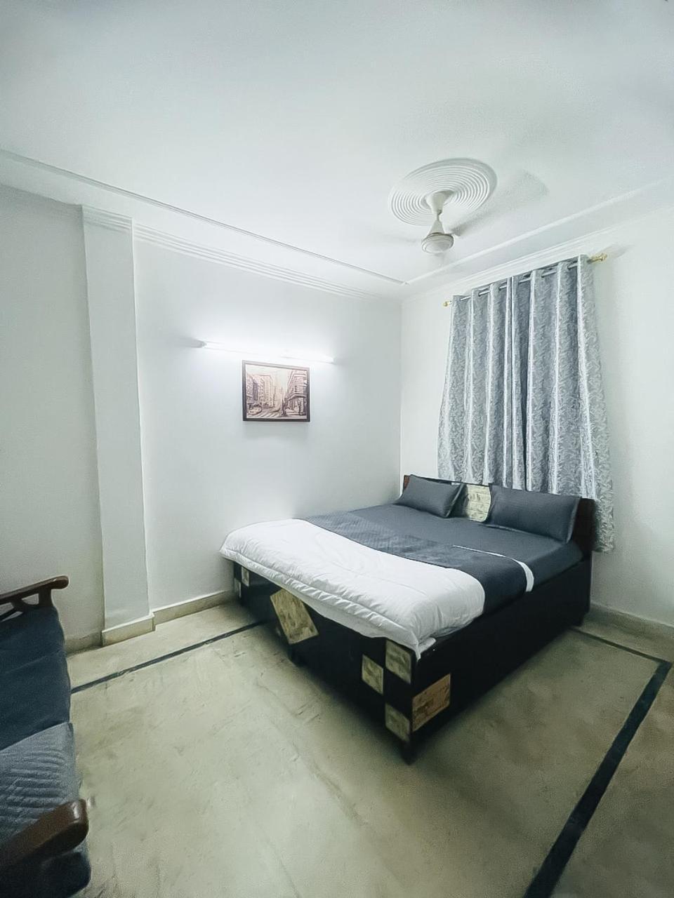 Aura-malviya Nagar 3* New Delhi