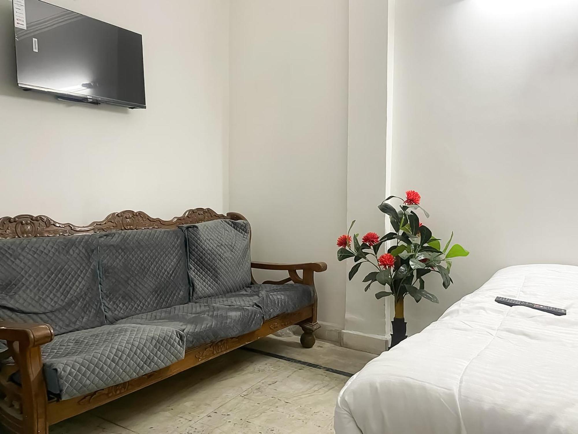 Aura-malviya Nagar