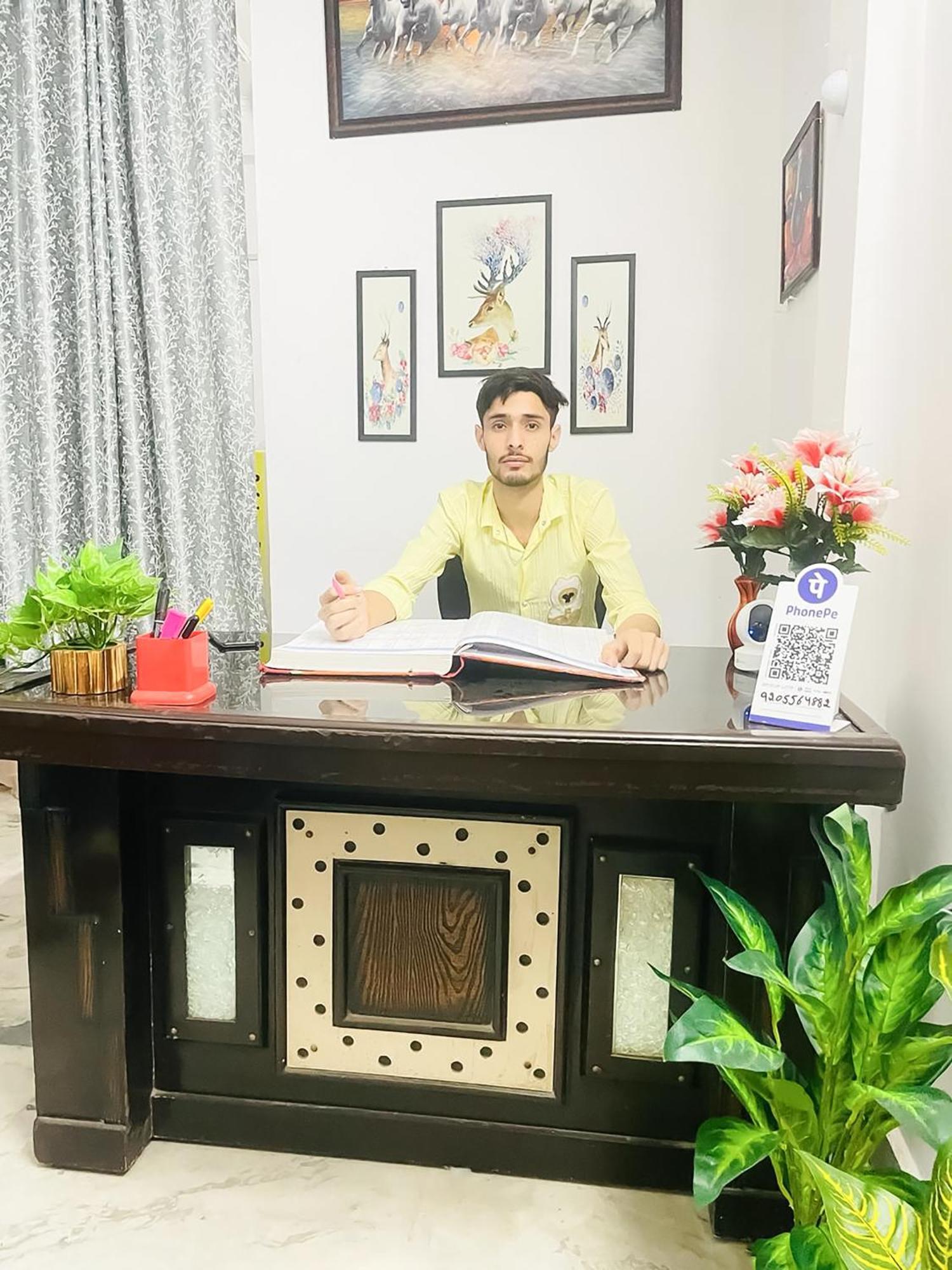Hotel Aura-malviya Nagar 3*