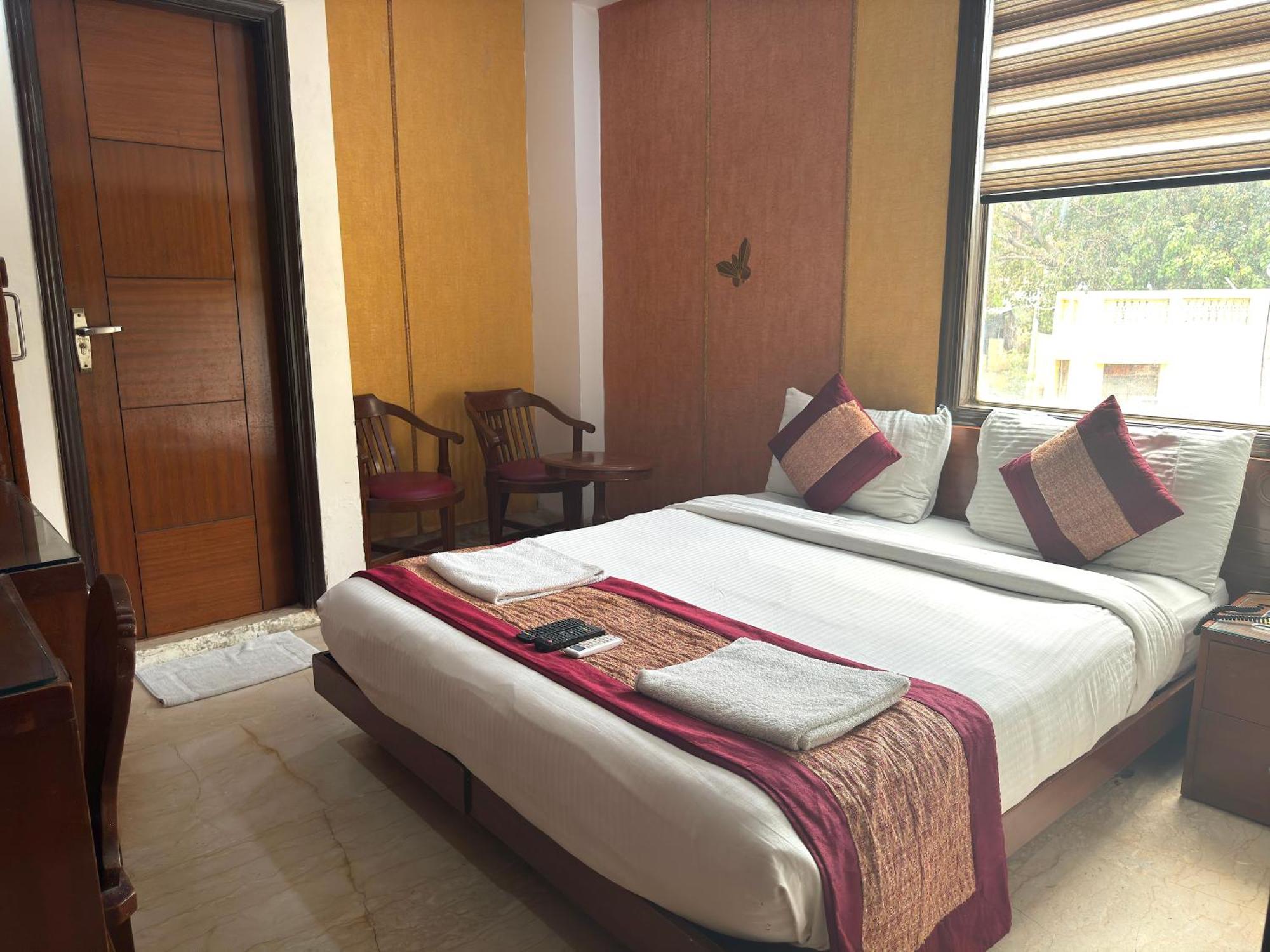Hotel The Daanish Residency - Karol Bagh