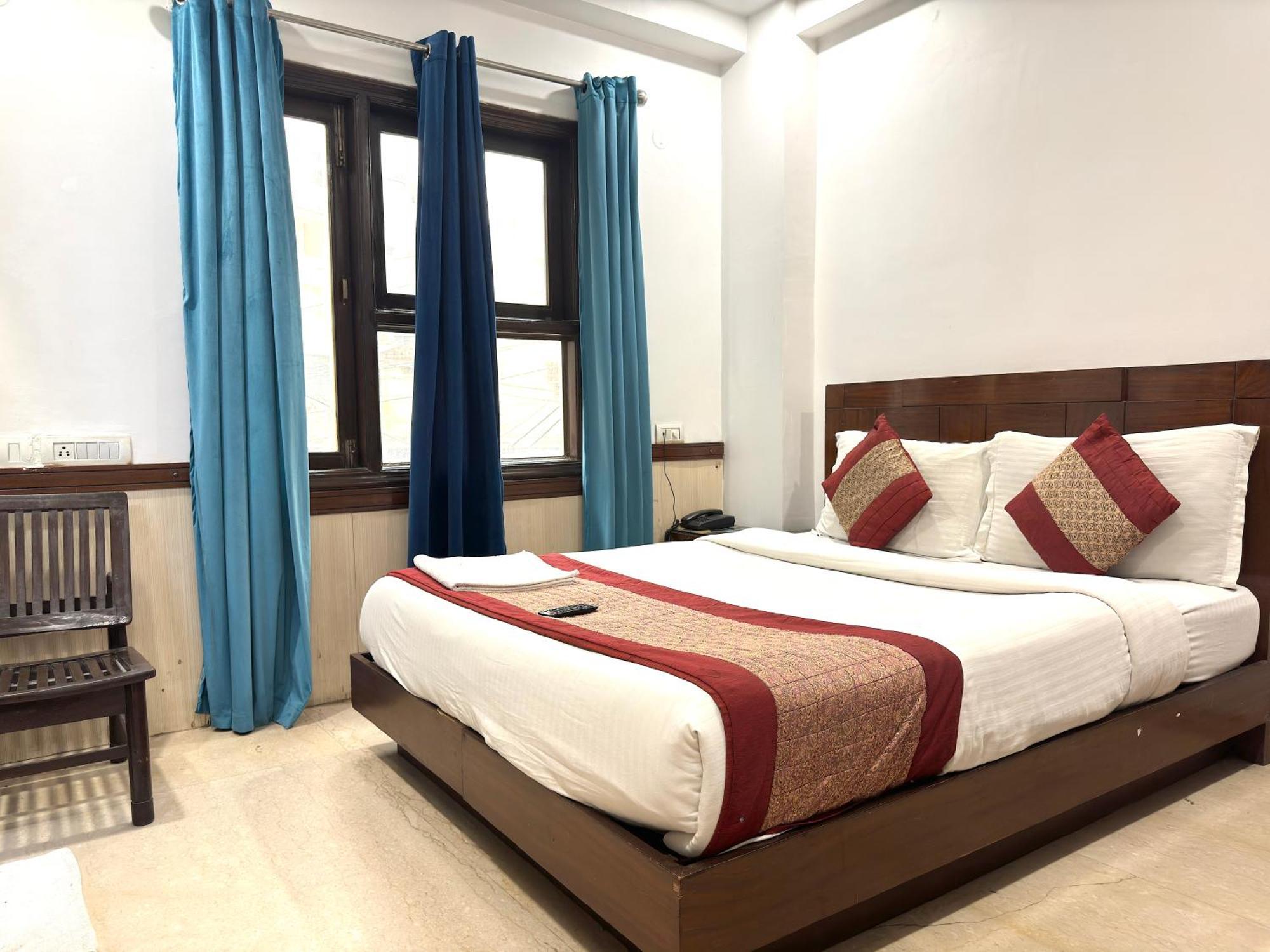 Hotel The Daanish Residency - Karol Bagh 3*
