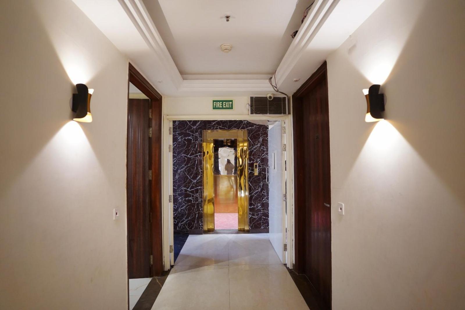 Leo Saffron - Corporate Pitampura Hotel