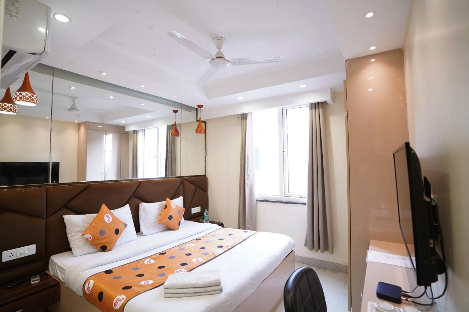Leo Saffron - Corporate Pitampura 3*
