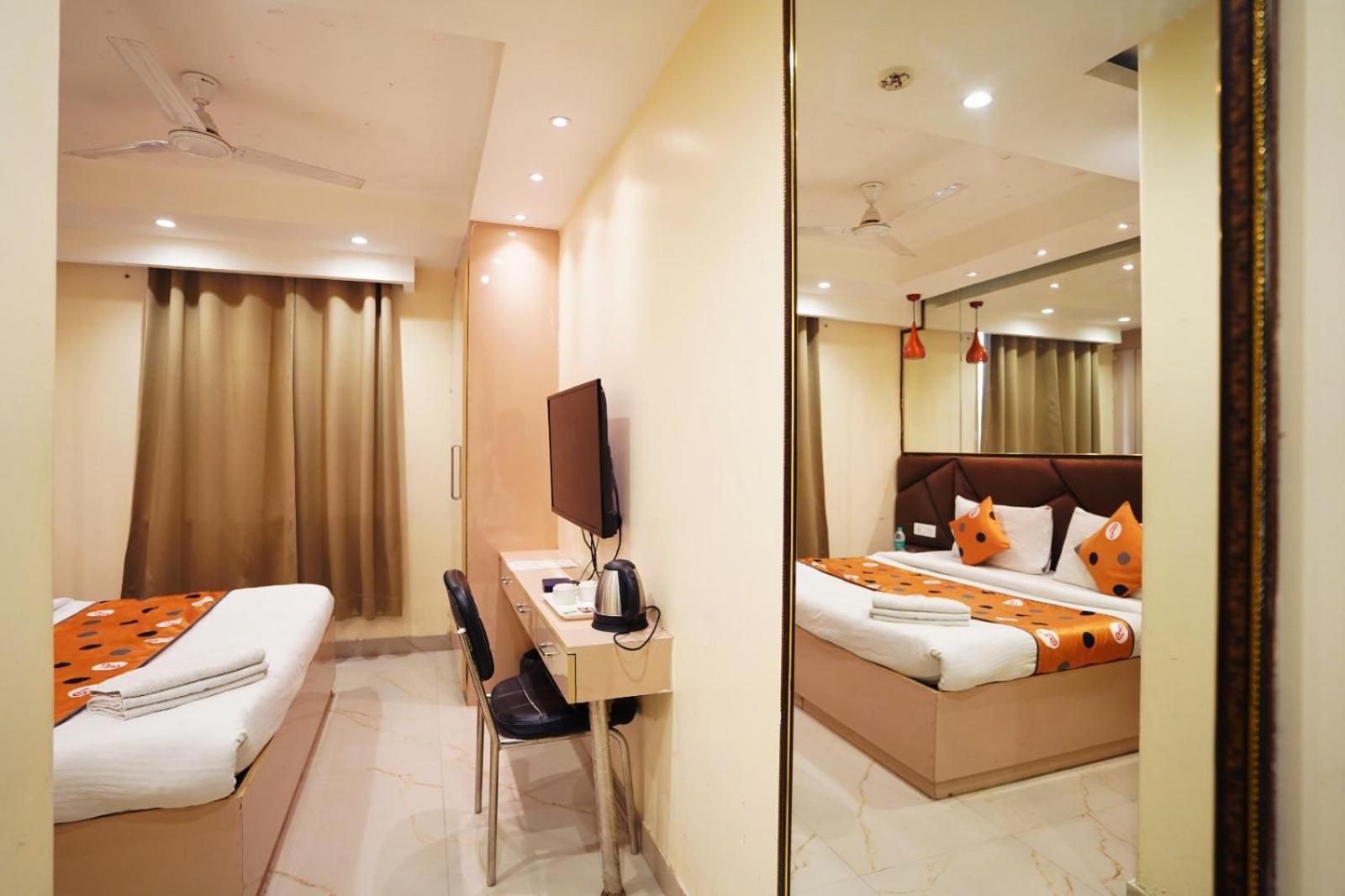Leo Saffron - Corporate Pitampura Hotel