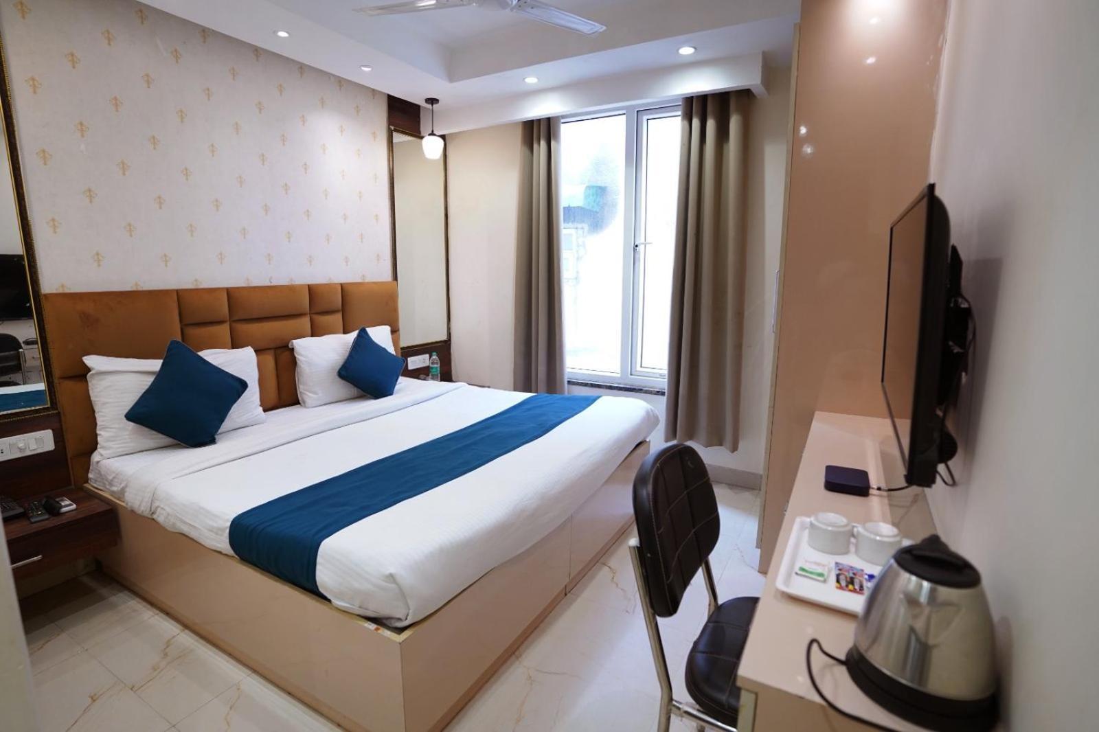 Leo Saffron - Corporate Pitampura Hotel 3*