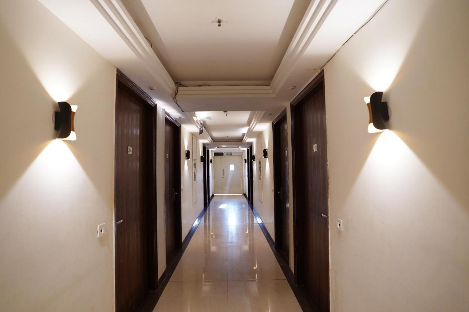 Hotel Leo Saffron - Corporate Pitampura