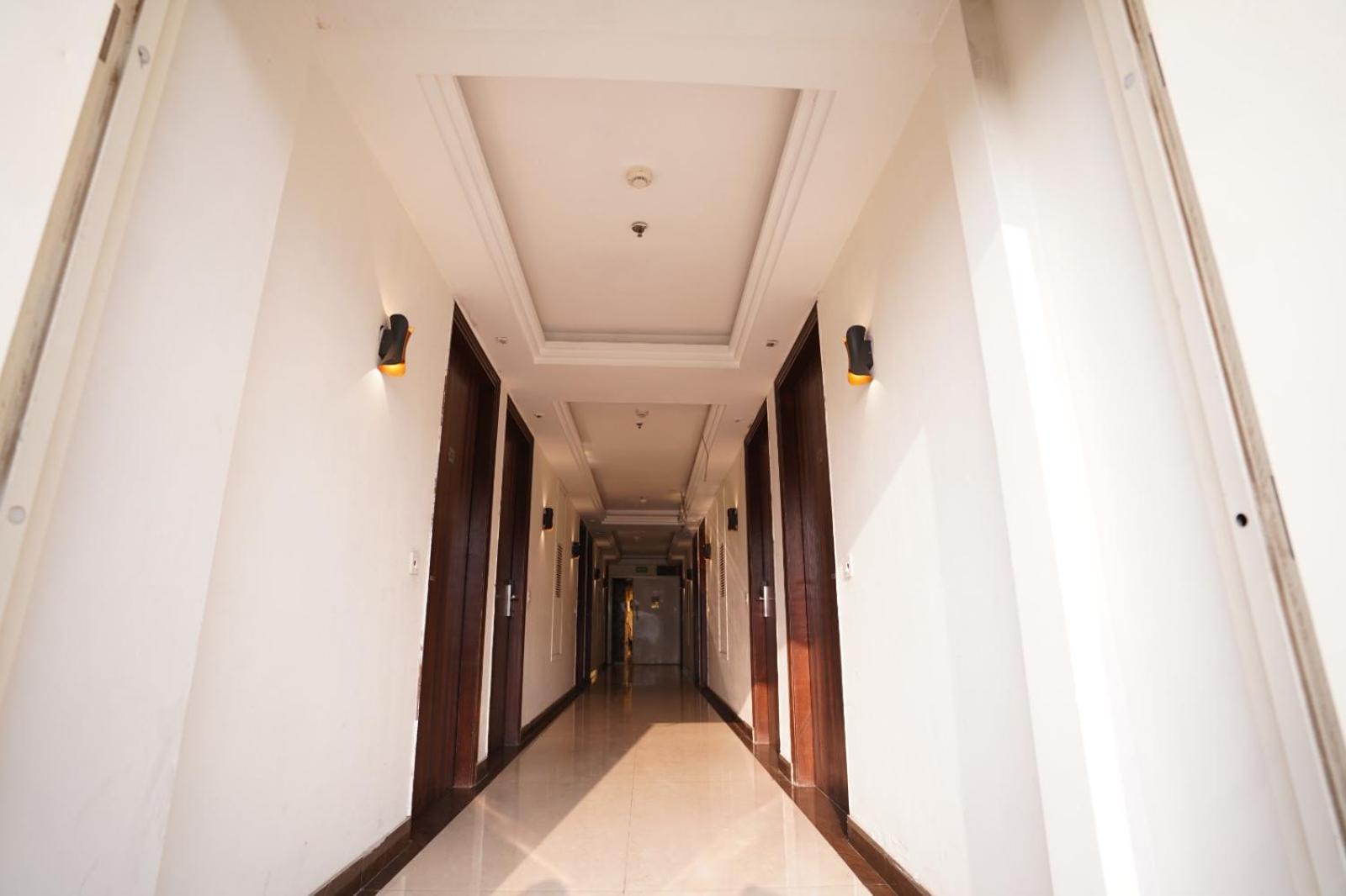 Hotel Leo Saffron - Corporate Pitampura