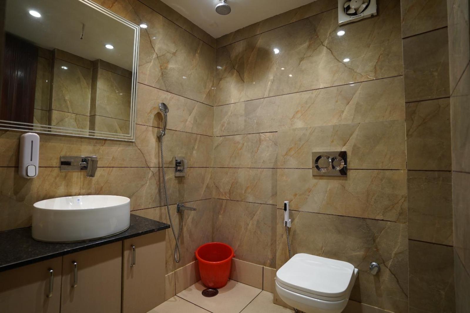Leo Saffron - Corporate Pitampura Hotel 3*