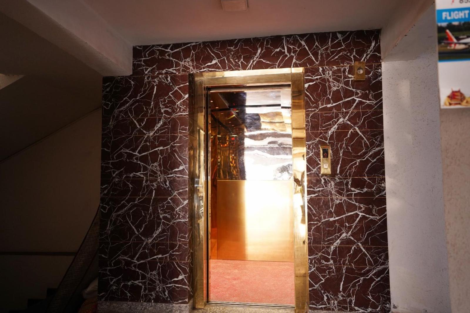 Hotel Leo Saffron - Corporate Pitampura Delhi (National Capital Territory of India)