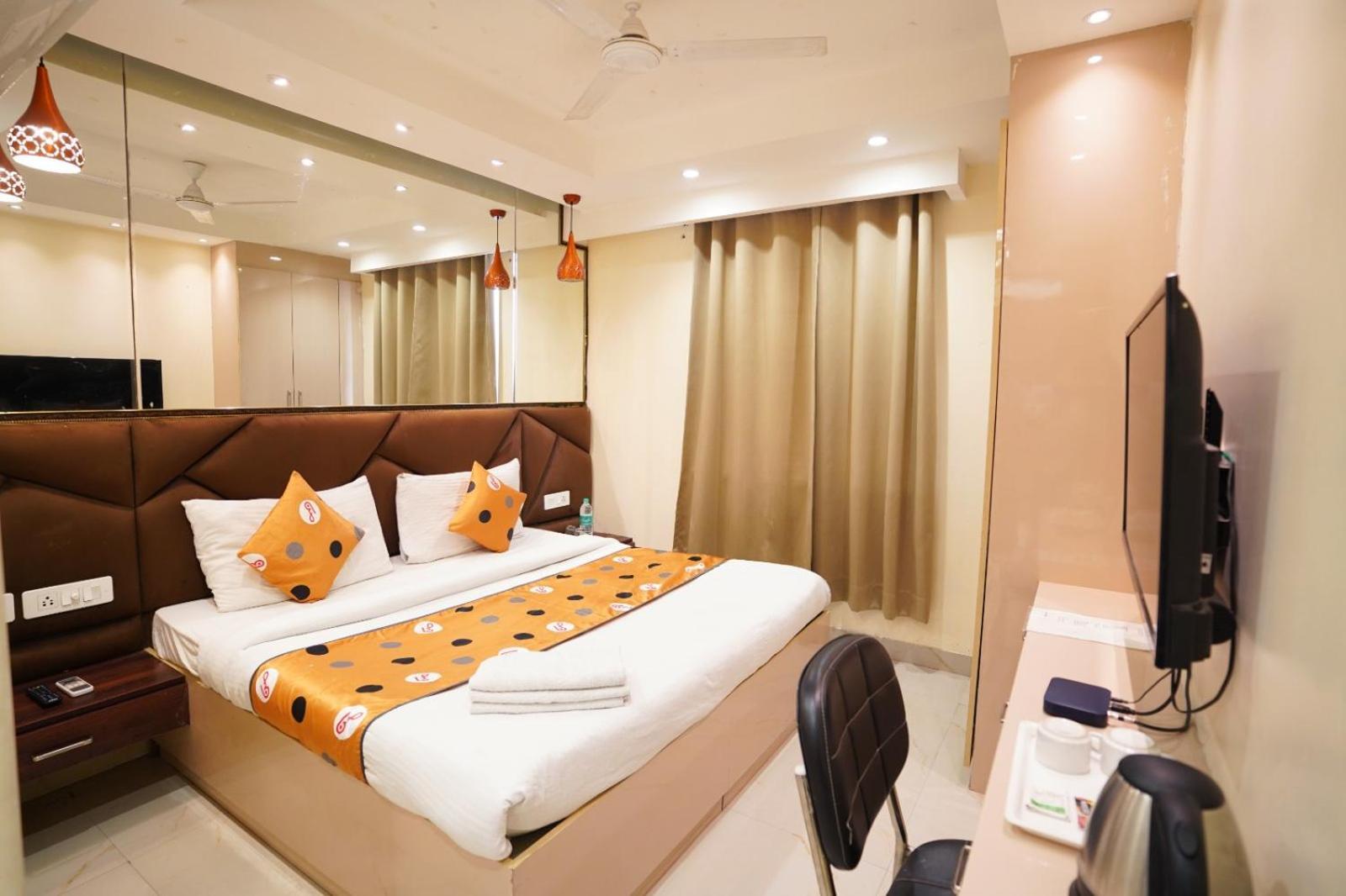 Leo Saffron - Corporate Pitampura