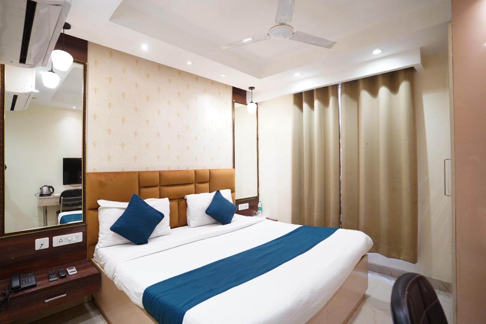 Leo Saffron - Corporate Pitampura Hotel