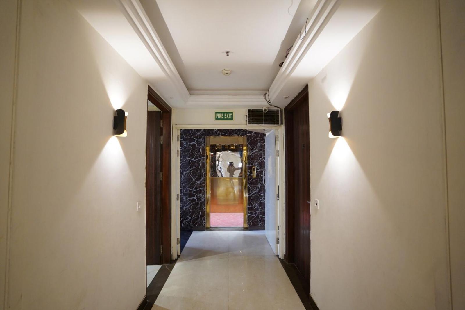 Leo Saffron - Corporate Pitampura Hotel