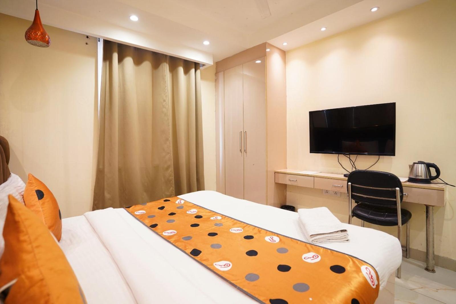 Hotel Leo Saffron - Corporate Pitampura
