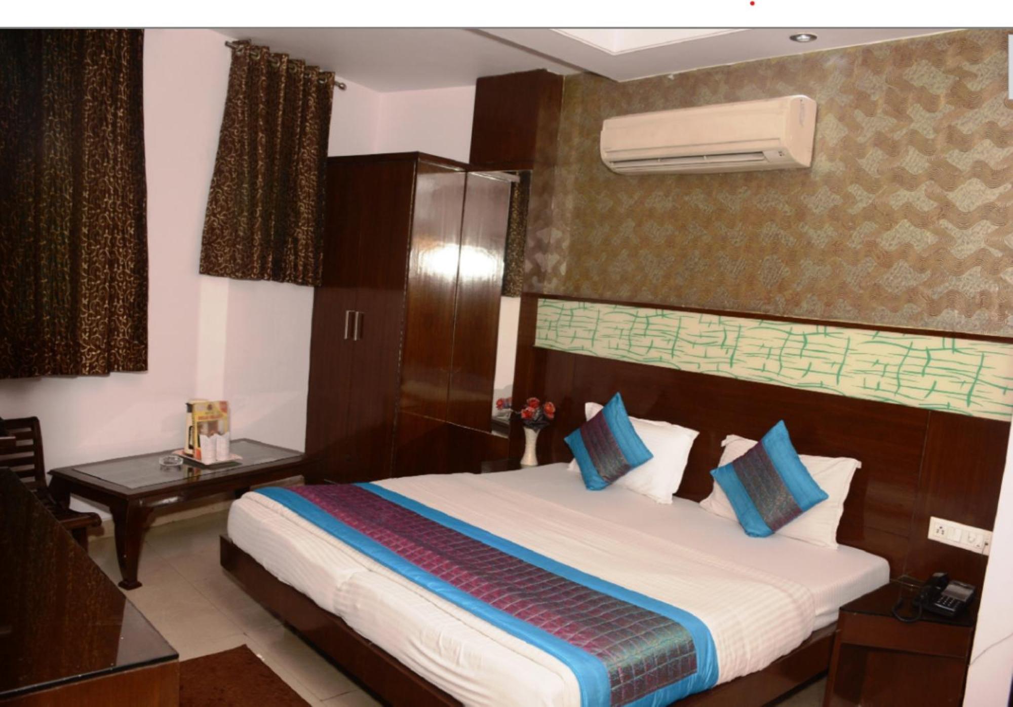 Hotel Delhi Heart At Railway Station 3*