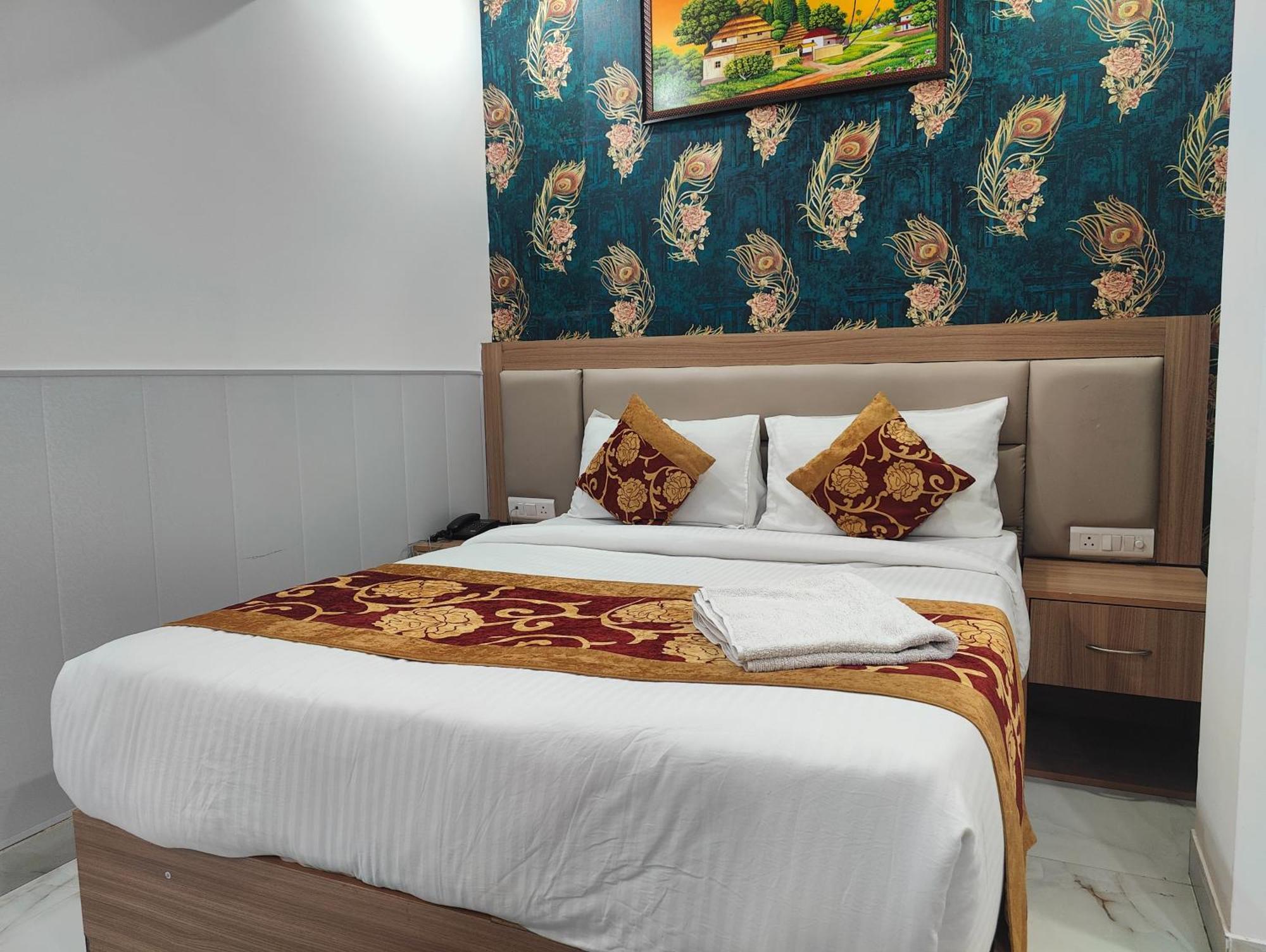 Decent Suites Inn- Mahipalpur, Delhi Airport, Aerocity Acomodação com café da manhã 
