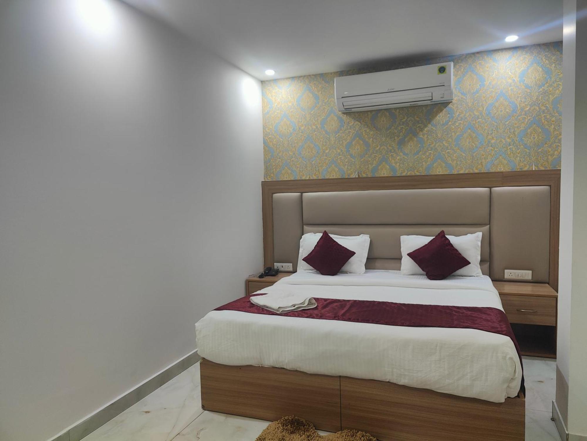 Acomodação com café da manhã  Decent Suites Inn- Mahipalpur, Delhi Airport, Aerocity