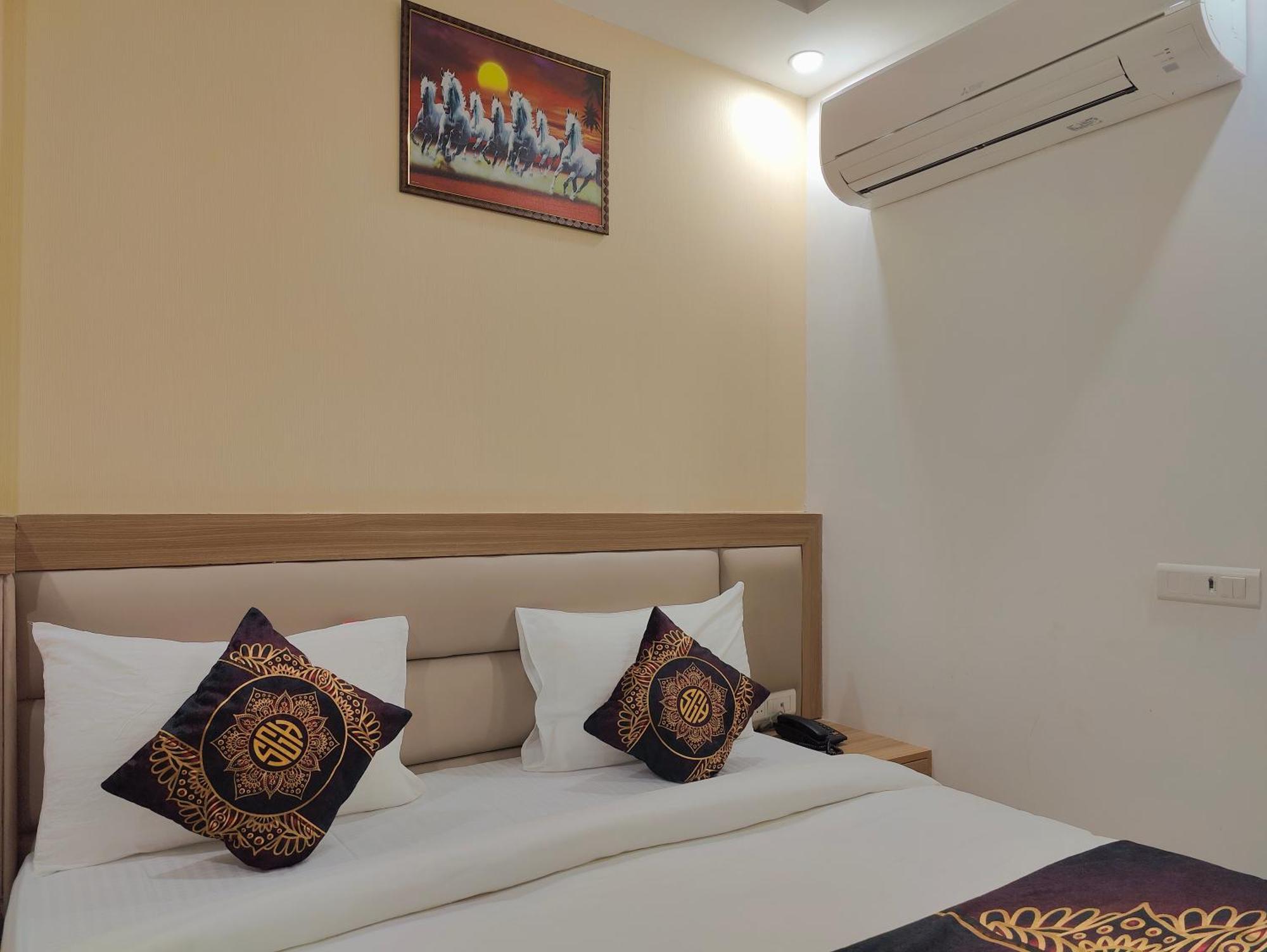 Decent Suites Inn- Mahipalpur, Delhi Airport, Aerocity Acomodação com café da manhã  Nova Deli