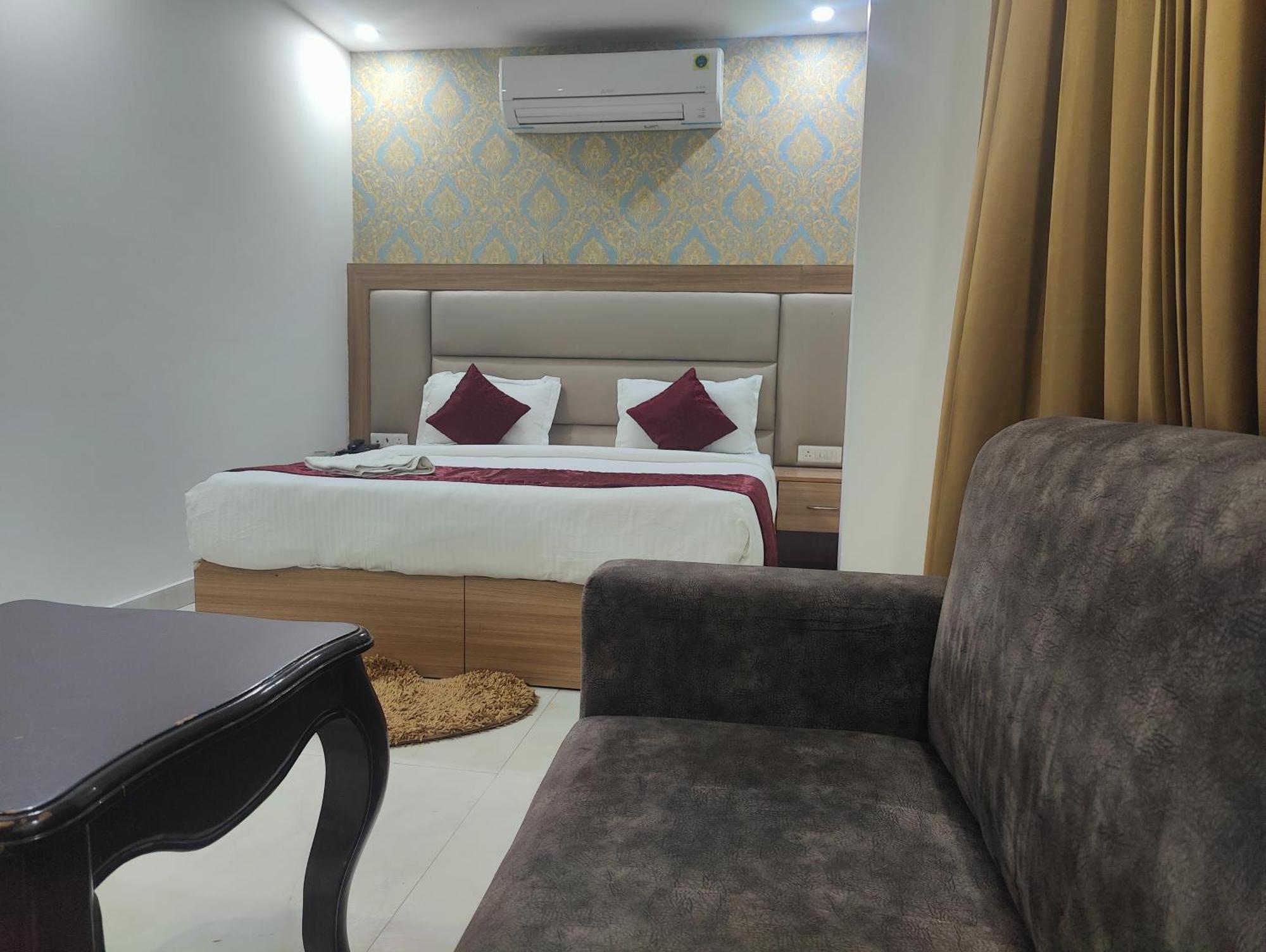 Acomodação com café da manhã  Decent Suites Inn- Mahipalpur, Delhi Airport, Aerocity