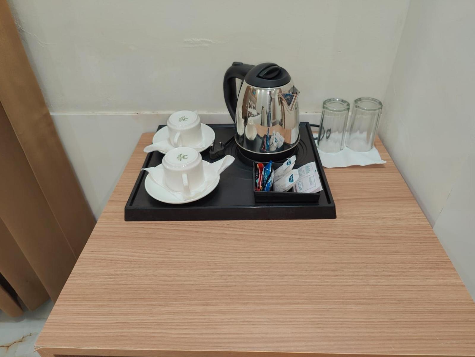 Acomodação com café da manhã  Decent Suites Inn- Mahipalpur, Delhi Airport, Aerocity 4*