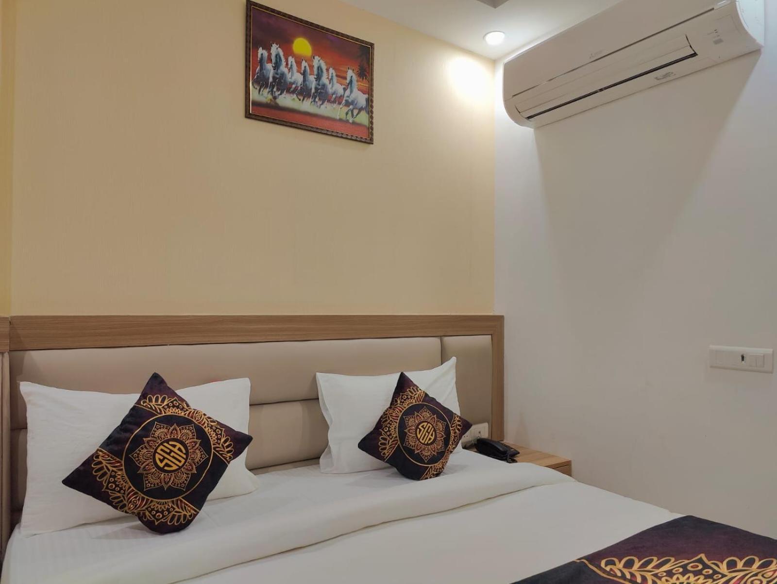 Decent Suites Inn- Mahipalpur, Delhi Airport, Aerocity 4* Nova Deli