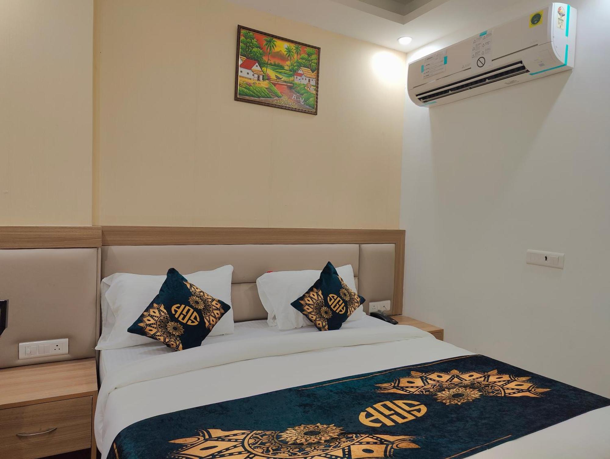 Decent Suites Inn- Mahipalpur, Delhi Airport, Aerocity Acomodação com café da manhã  4*