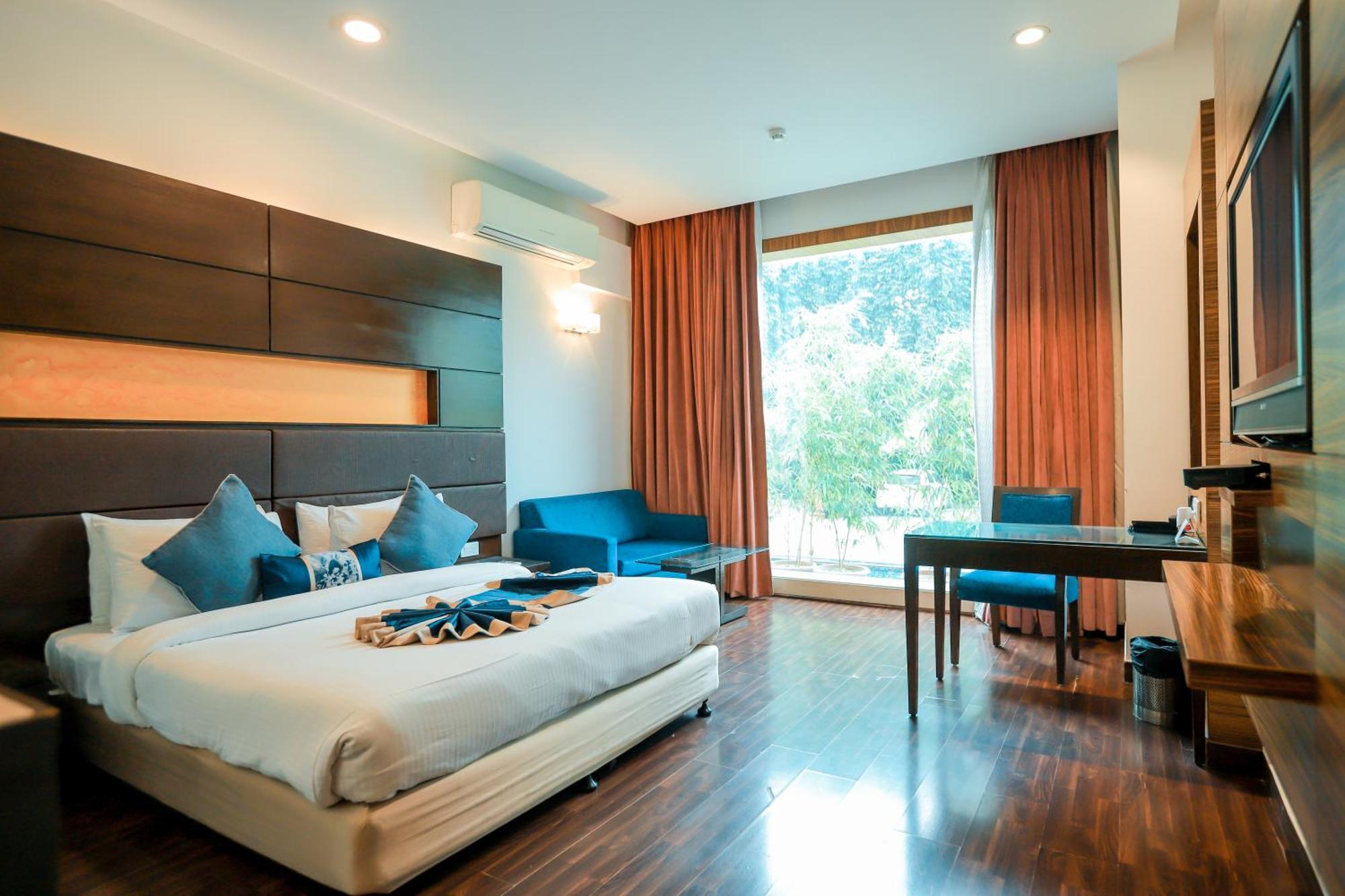 Hotel Bel-la Monde Chhattarpur South Delhi 4*
