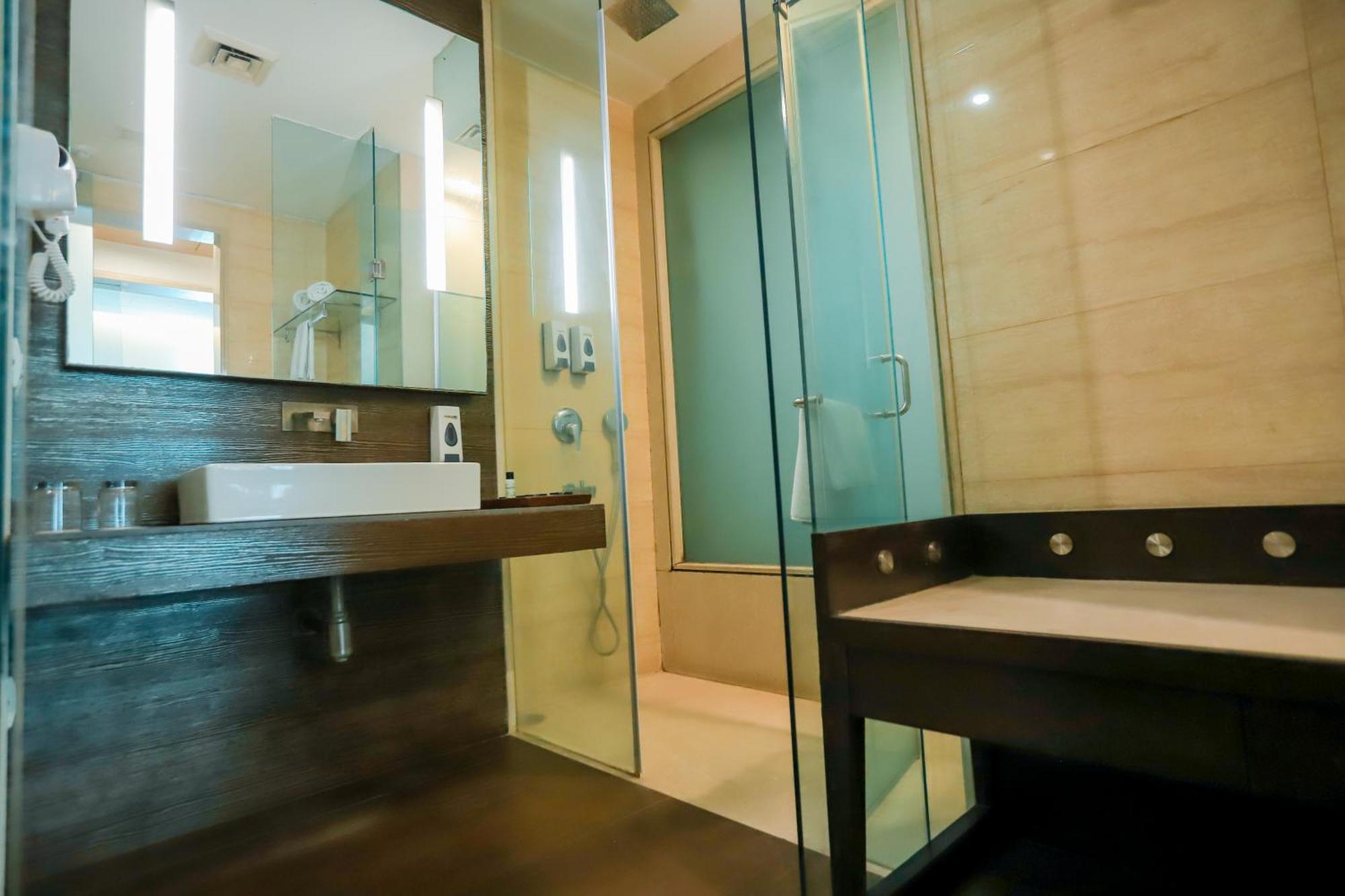 Hotel Bel-la Monde Chhattarpur South Delhi 4*