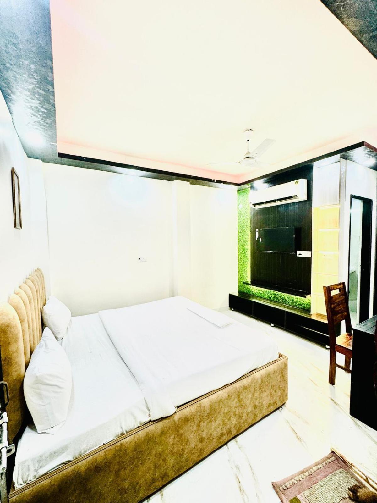 Malviya Nagar Guest house *