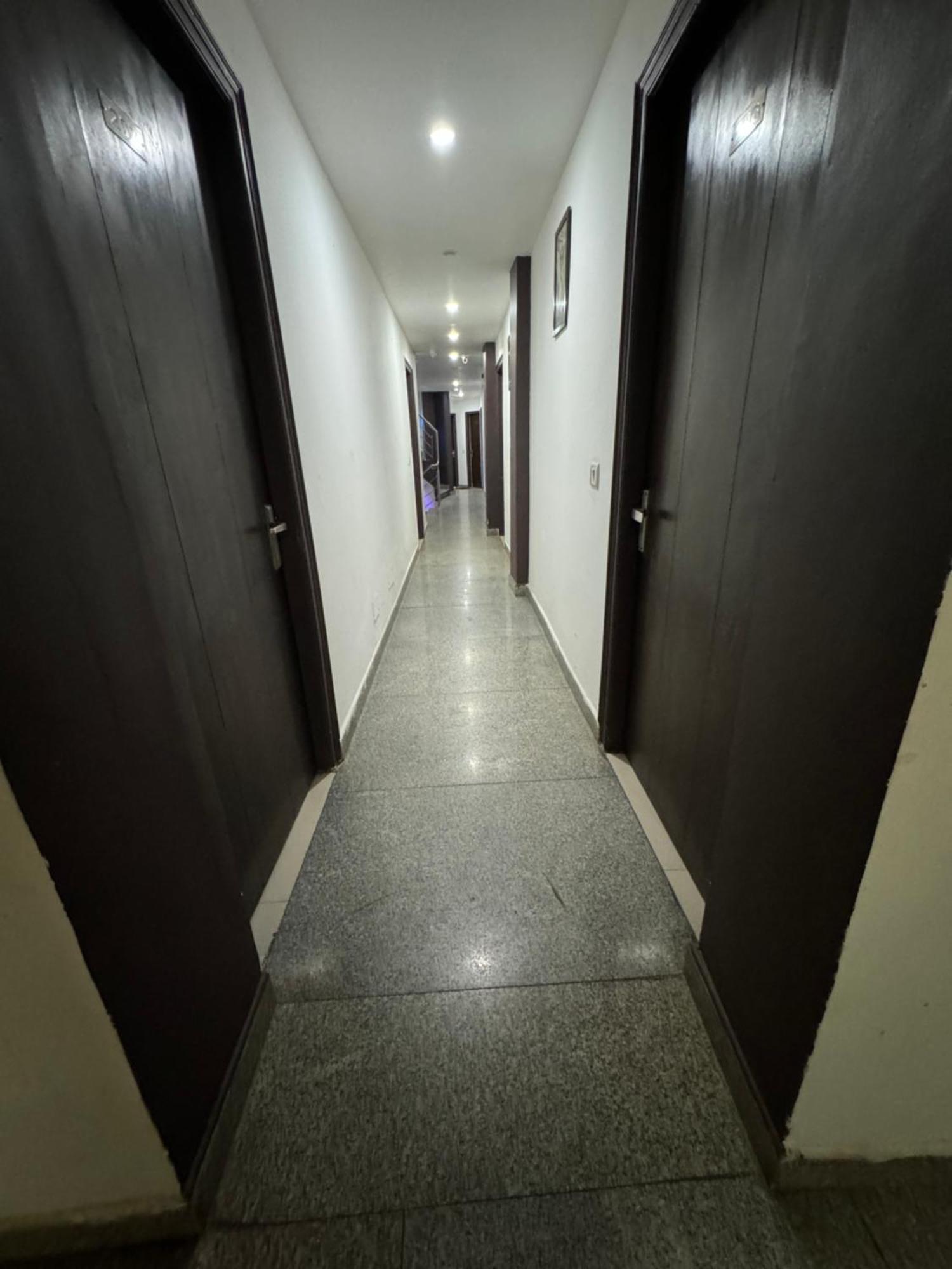 Hotel Airport Port View 3*